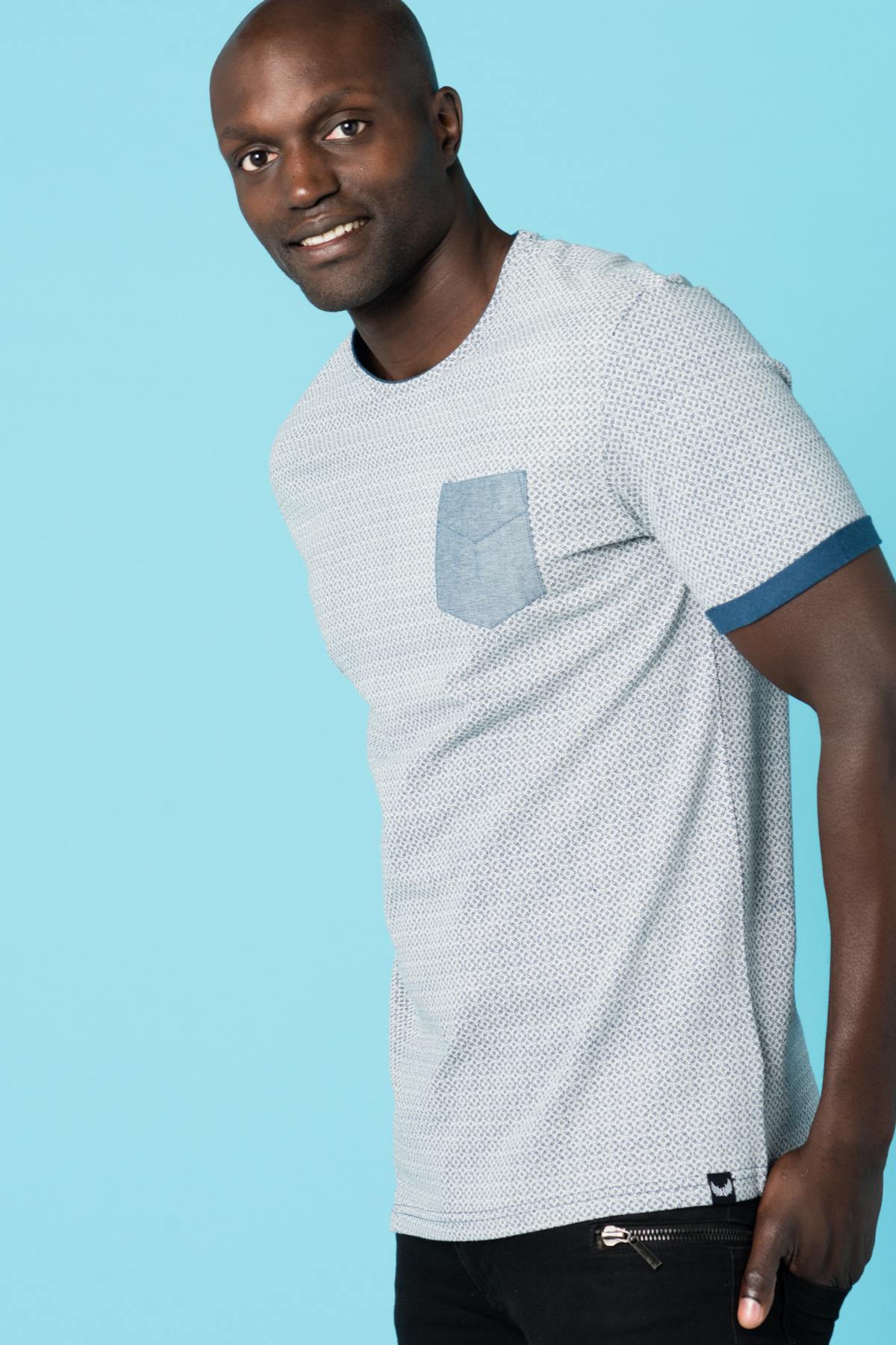 Patterned t-shirt with pocket - Image n°1