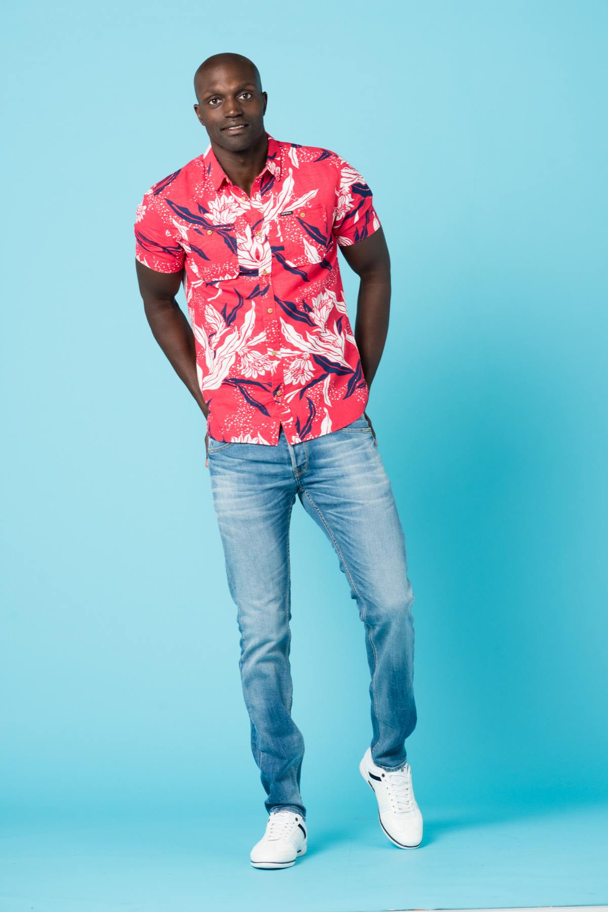 Red Hawaiian shirt for men - Image n°1