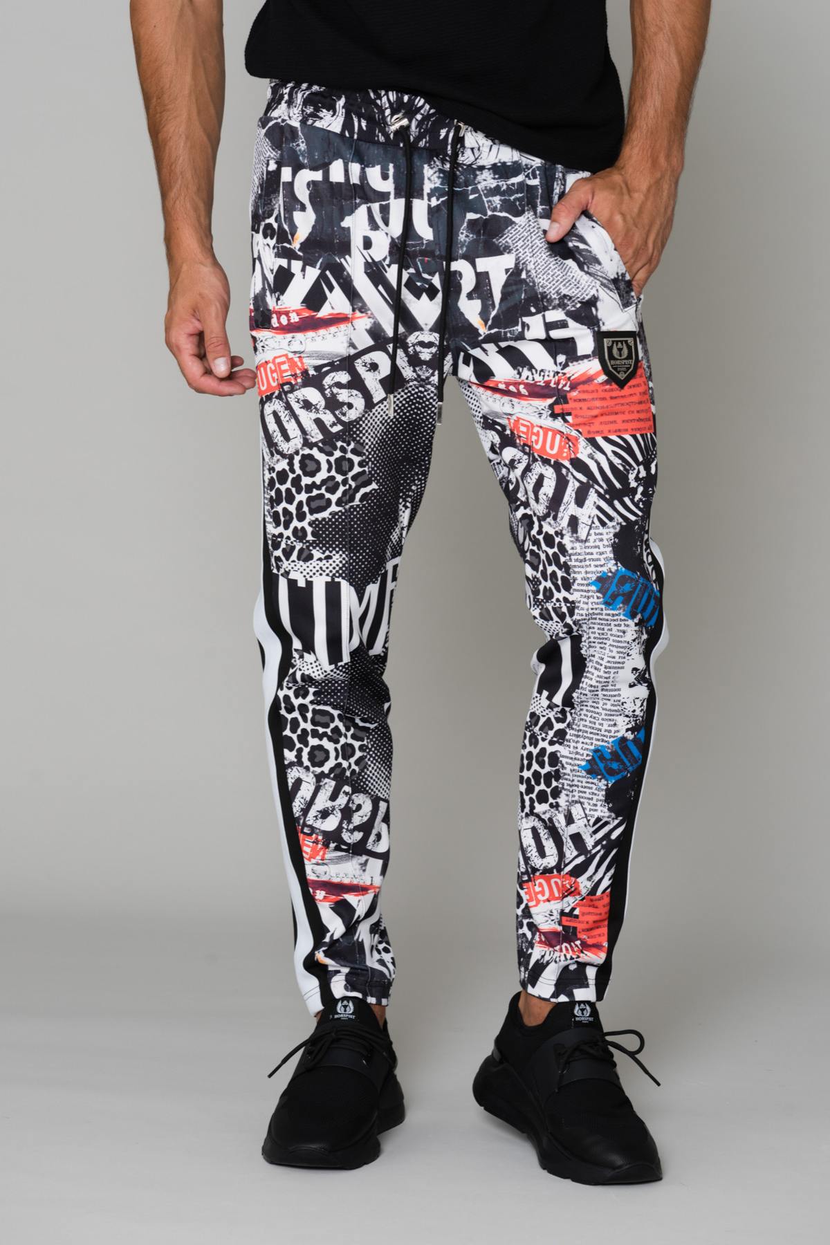 Black and white printed jogging pants - Image n°1