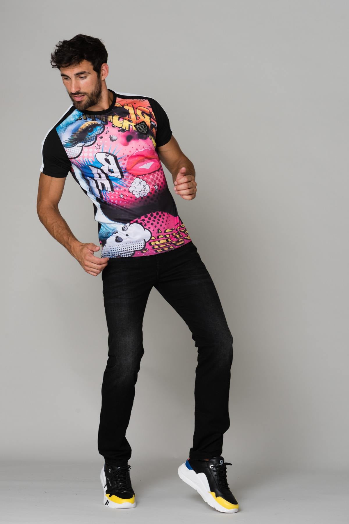 Colorful trendy T-shirt - Image n°2