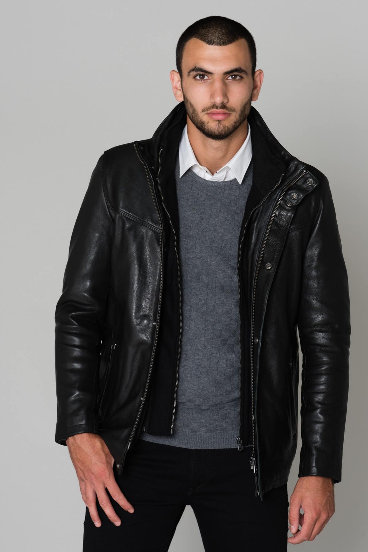 Black cowhide leather jacket - Image n°1