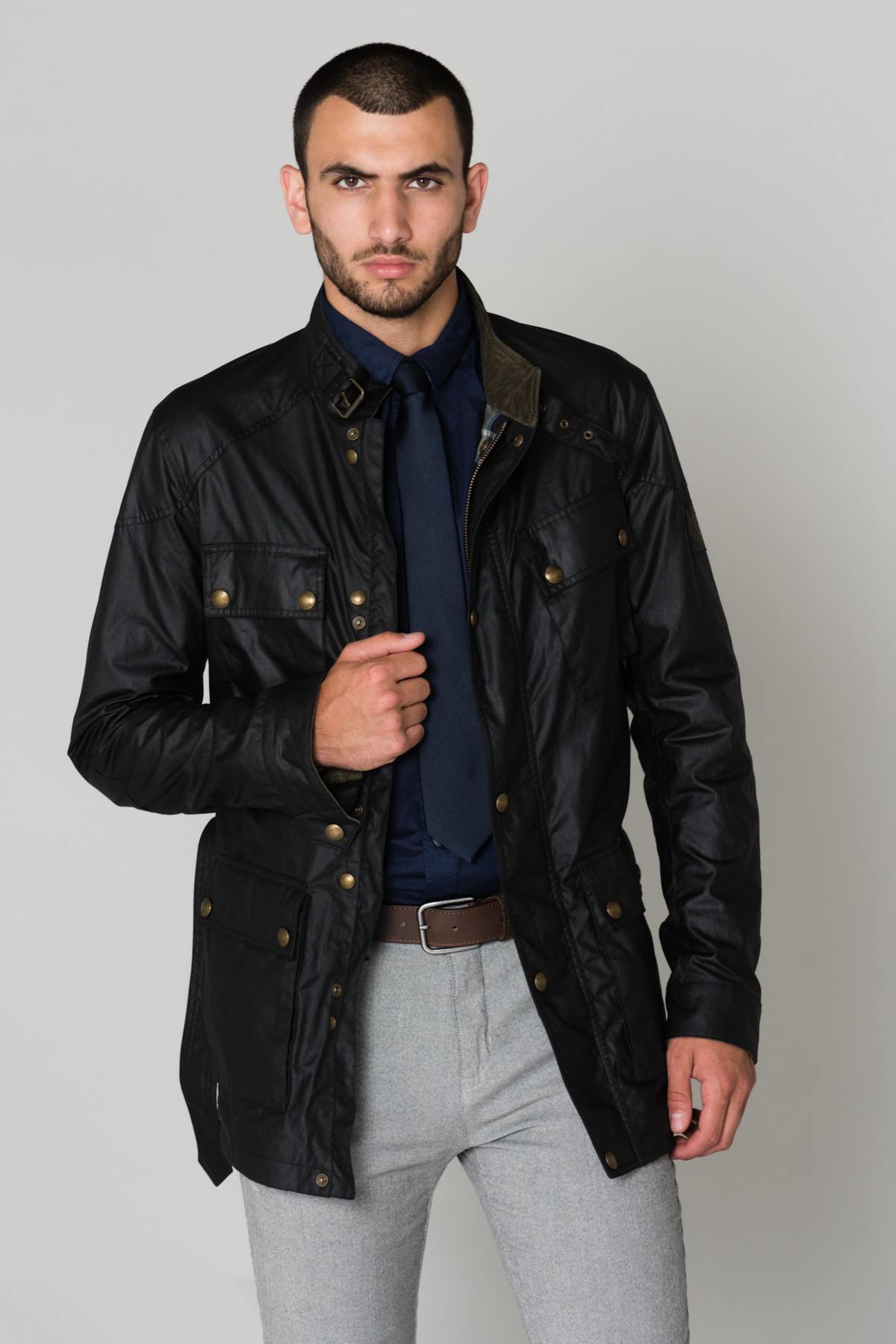 Mid-length black jacket - Image n°3