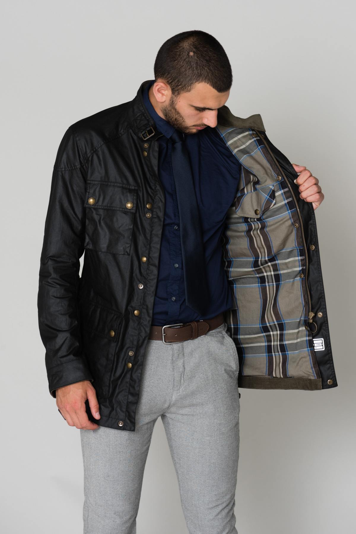 Mid-length black jacket - Image n°5