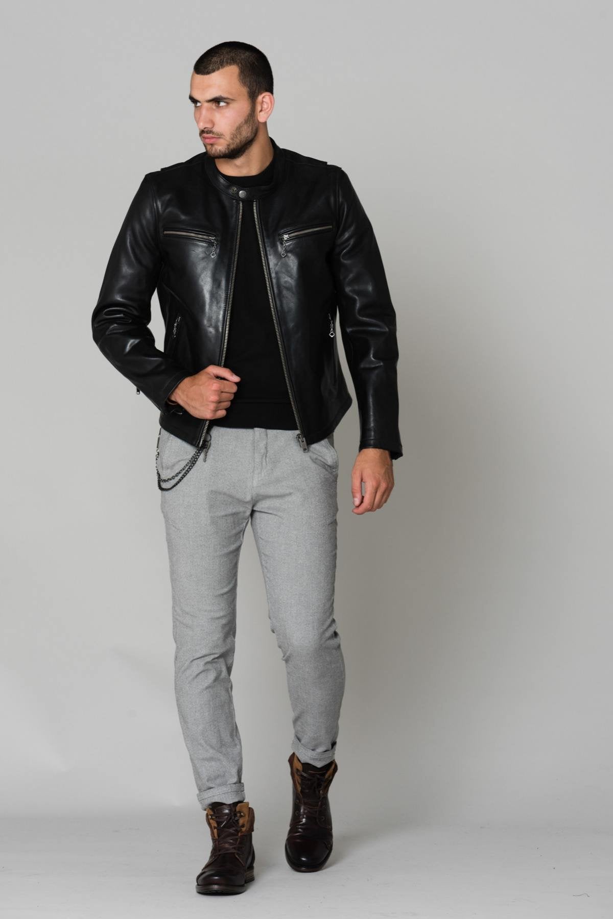 Thick black leather jacket - Image n°2