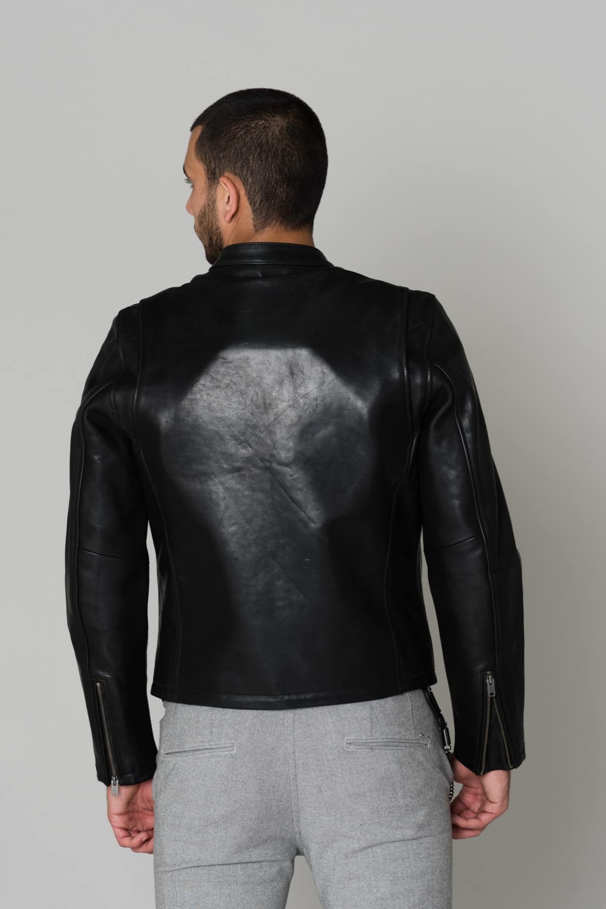 Thick black leather jacket - Image n°8