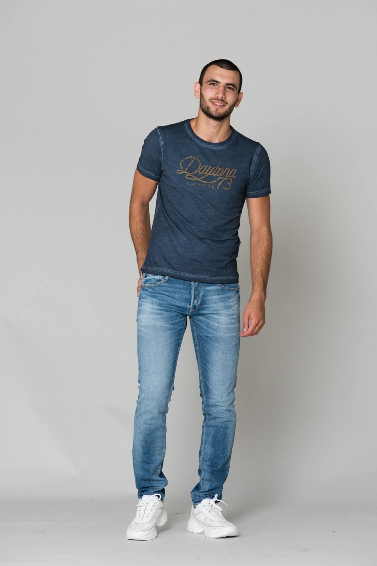 Blue short-sleeved t-shirt - Image n°2