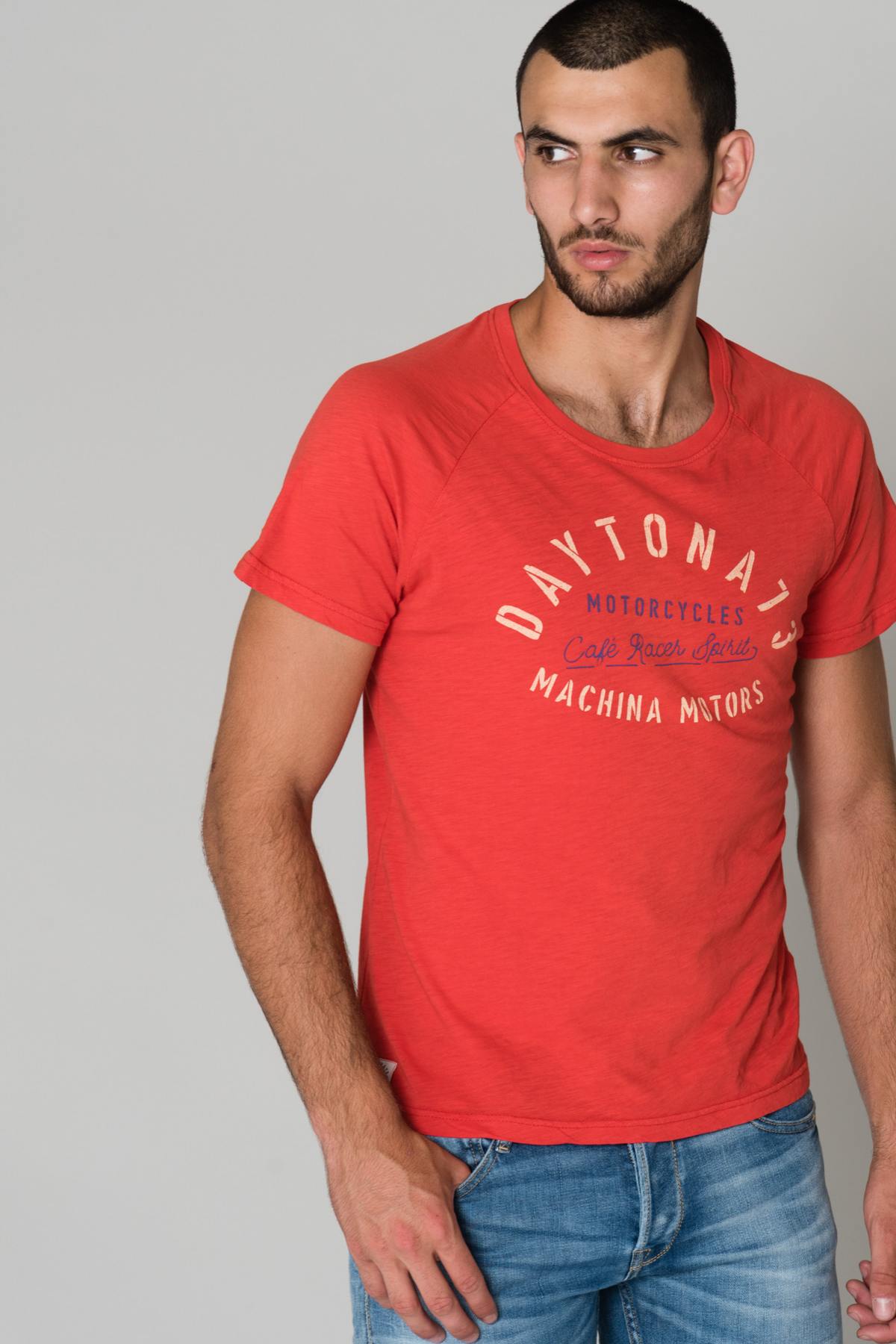 Red short-sleeved T-shirt - Image n°1