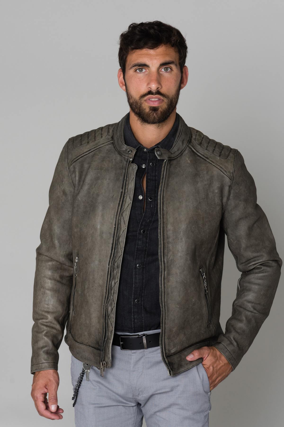 Men's gray leather jacket - Image n°3