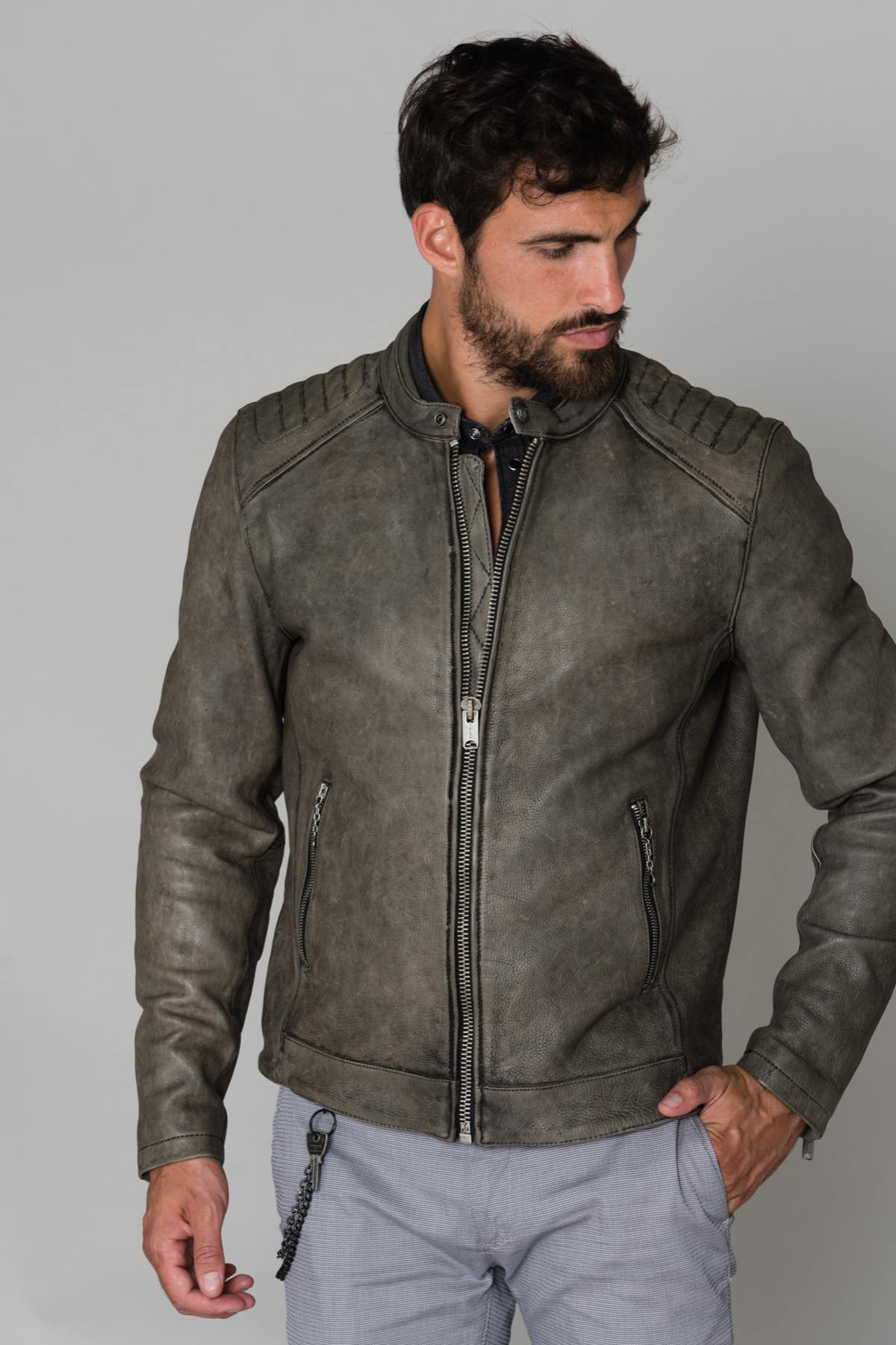 Men's gray leather jacket - Image n°4