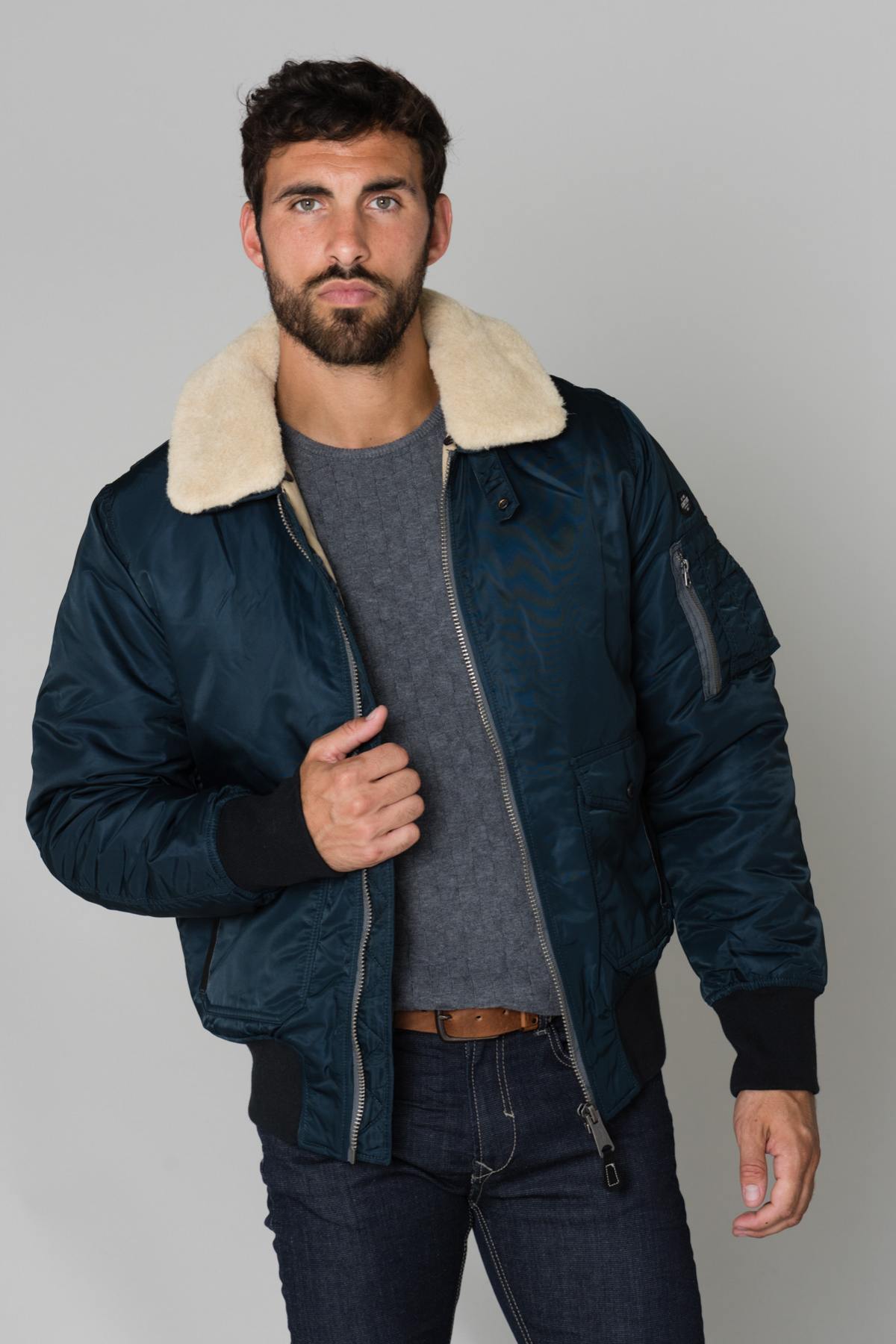 Navy blue pilot with faux fur collar - Image n°3