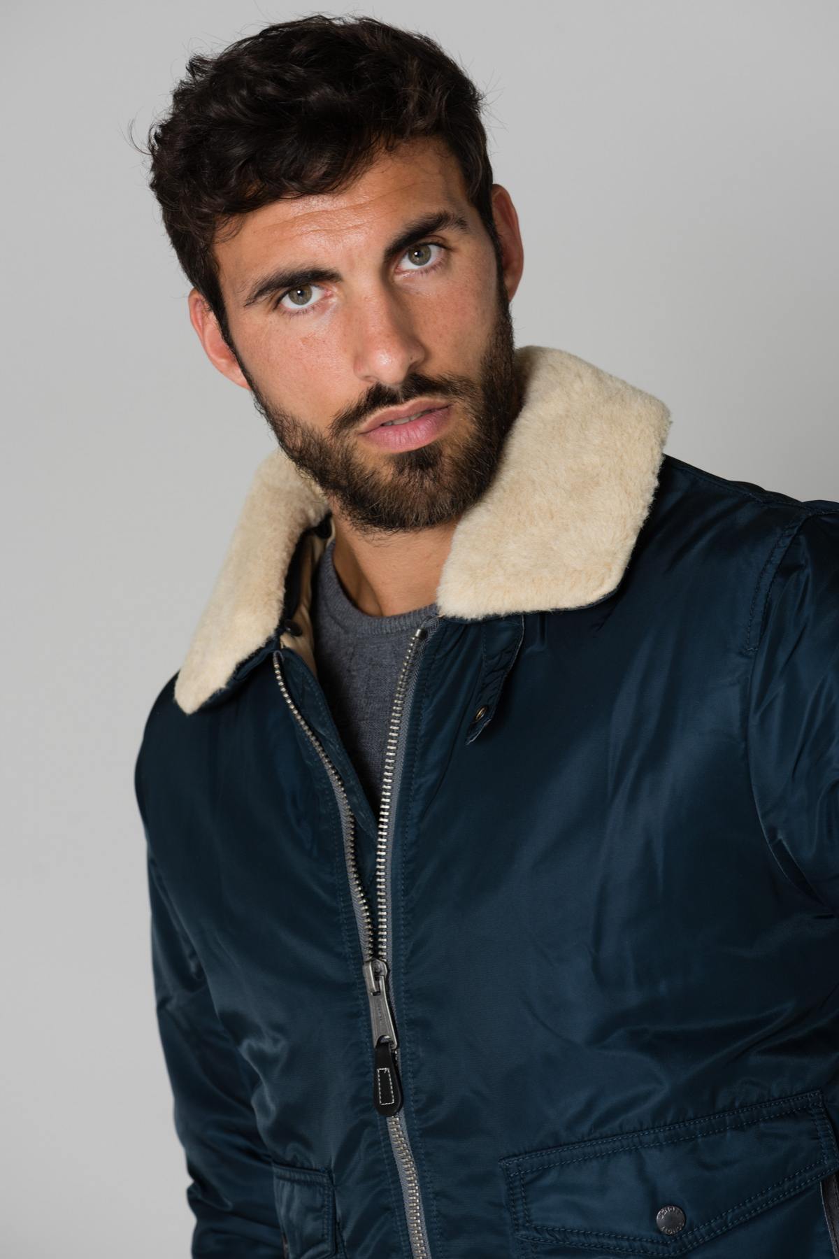 Navy blue pilot with faux fur collar - Image n°6