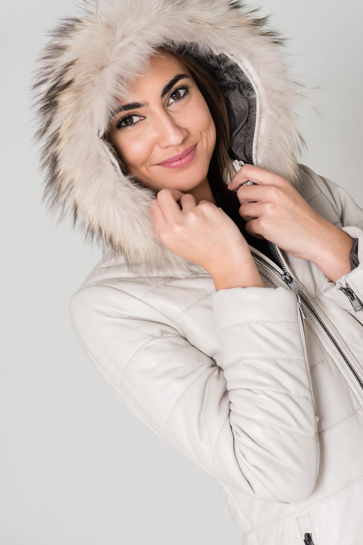 Women's long beige down jacket - Image n°3