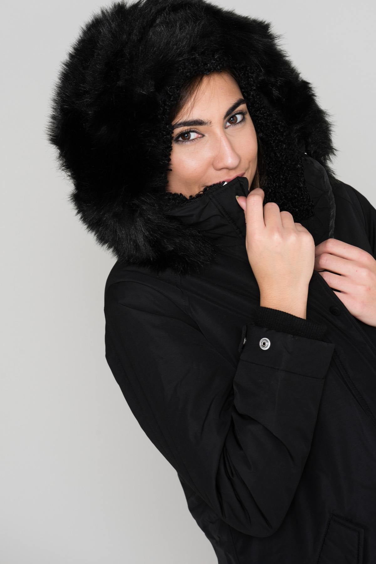 Women's black parka with fur collar - Image n°2