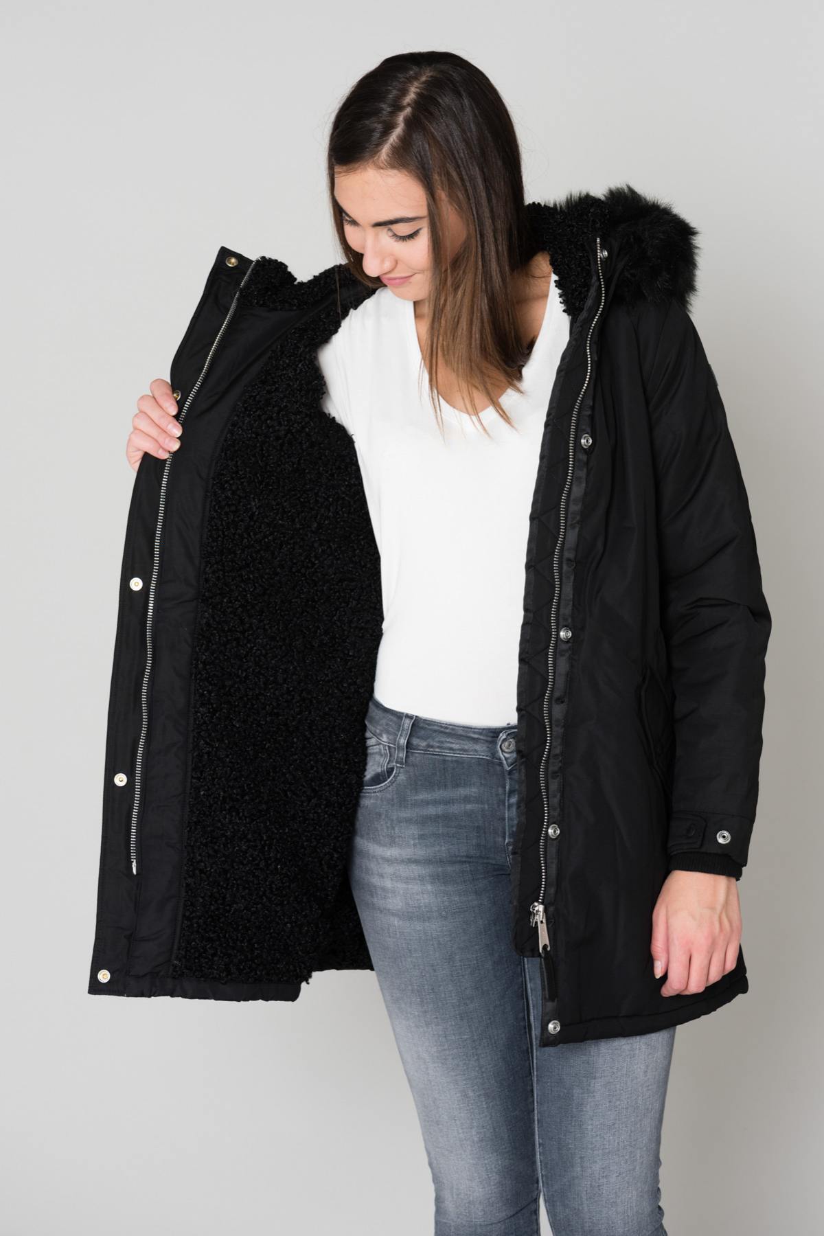 Women's black parka with fur collar - Image n°6