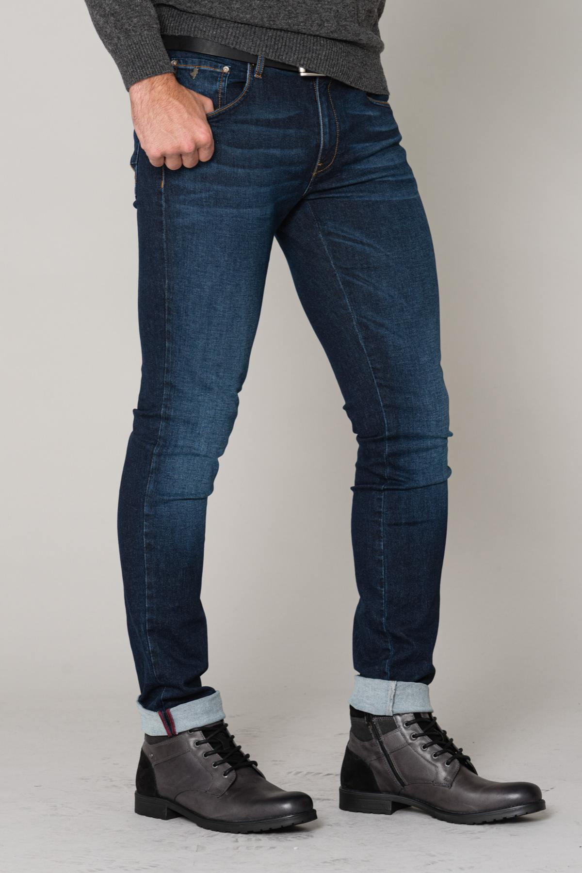 Men's dark blue jeans - Image n°1