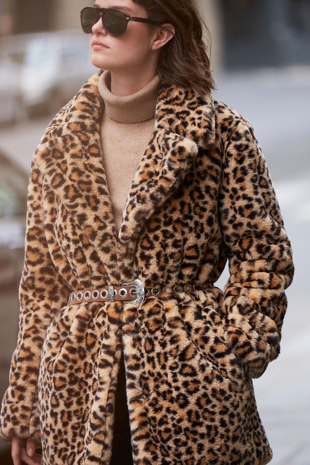 Leopard faux fur jacket - Image n°10