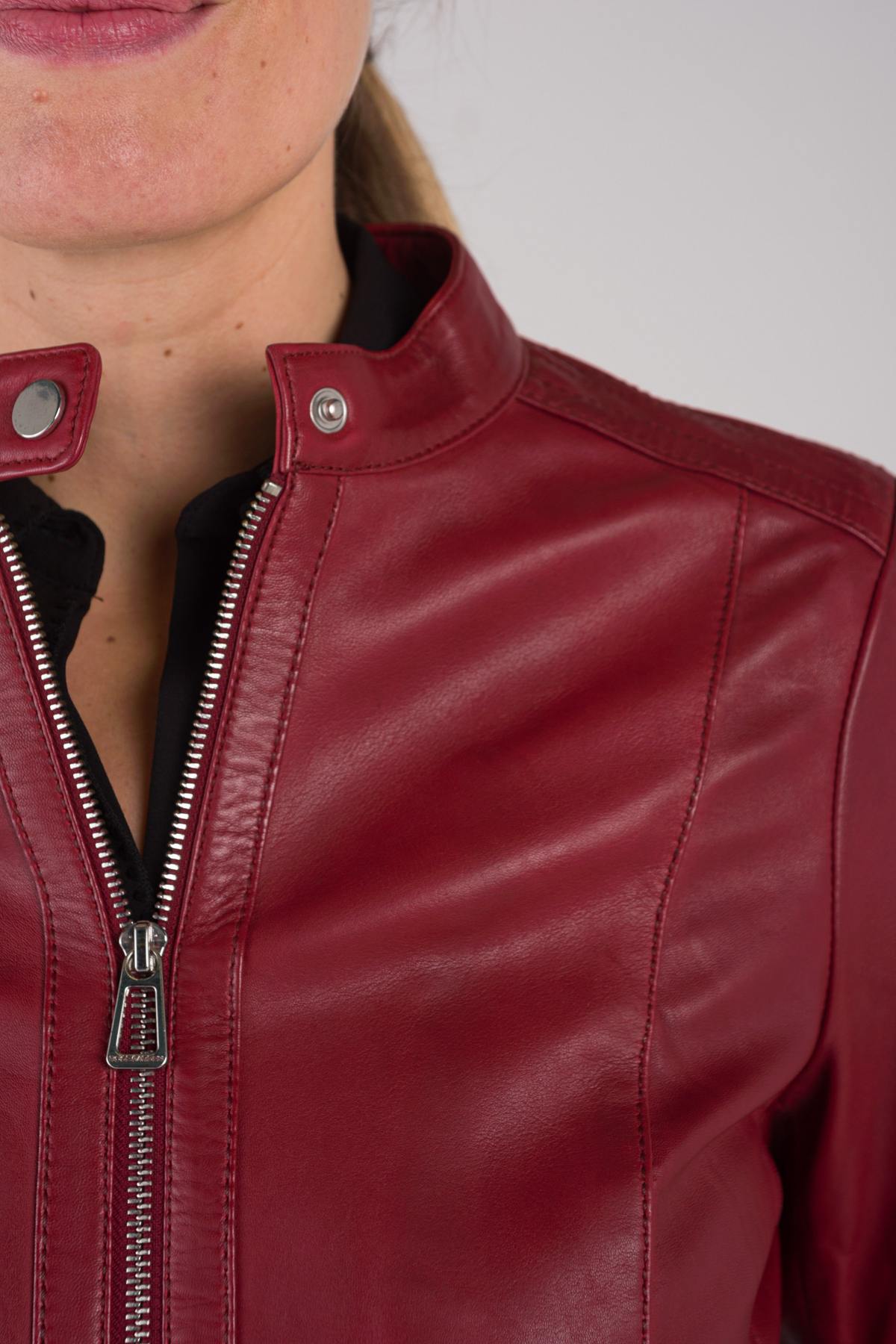 Plus size red leather jacket - Image n°2