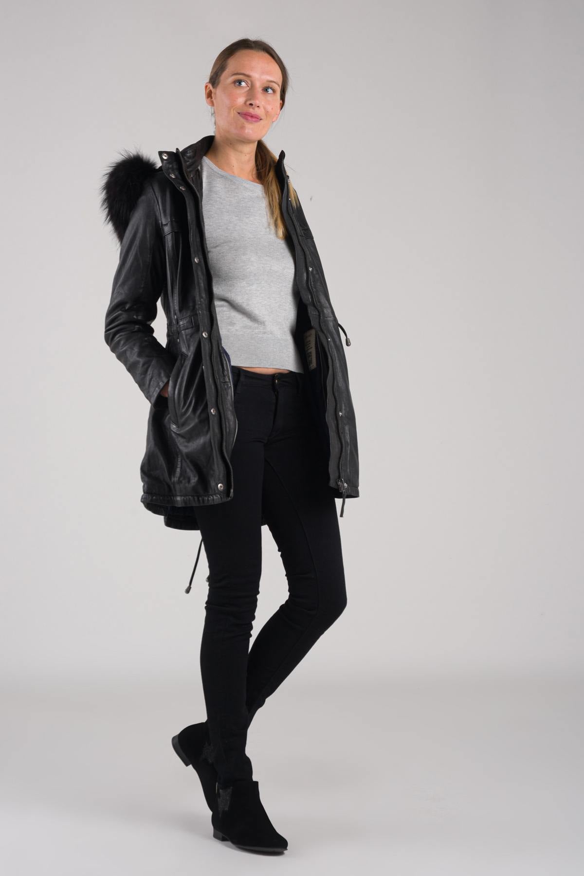 Leather jacket with fur collar - Image n°2