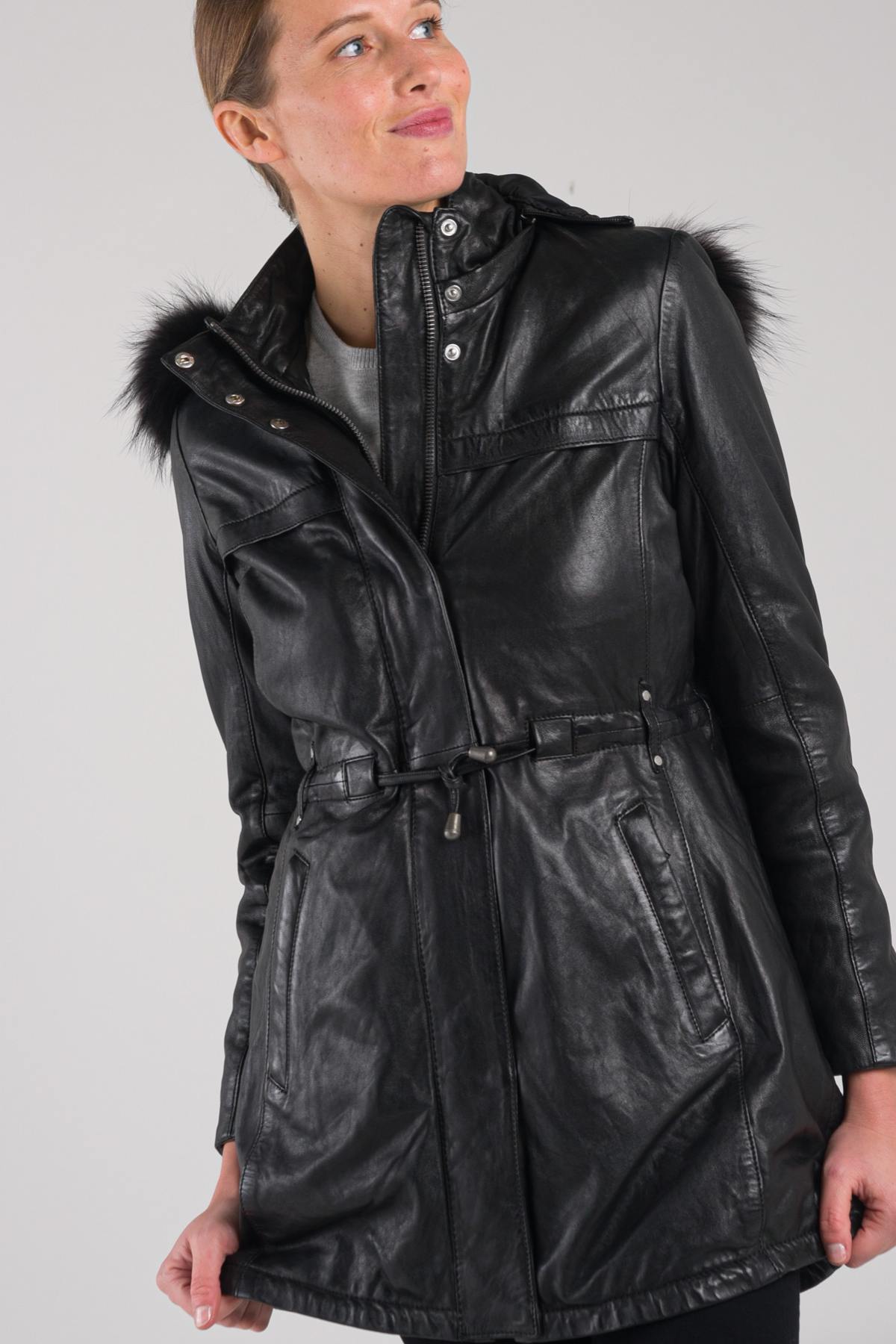 Leather jacket with fur collar - Image n°1