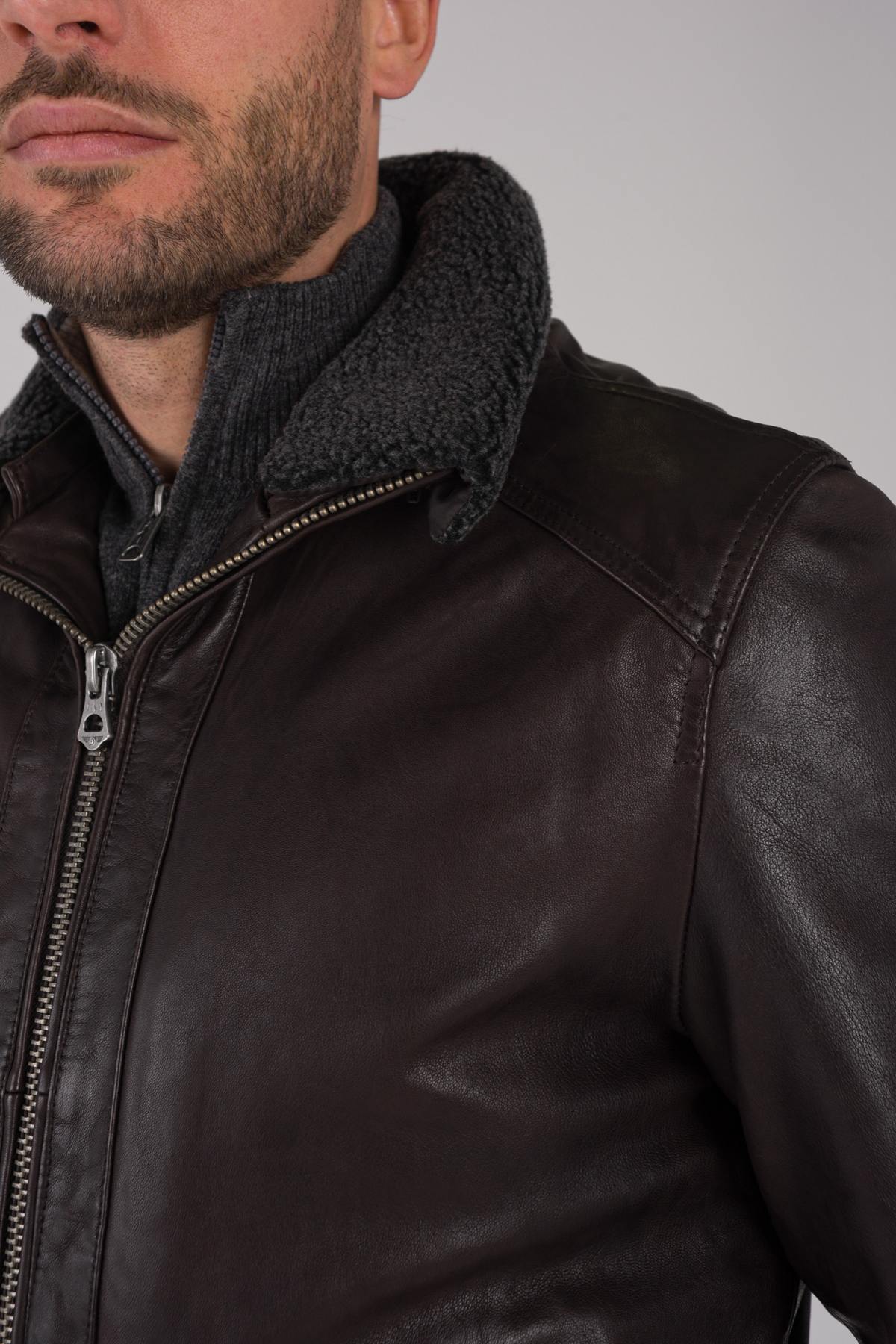 Dark brown leather jacket with fur collar - Image n°8