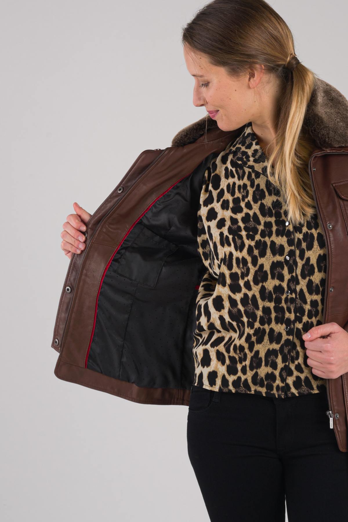 Brown leather safari jacket - Image n°6