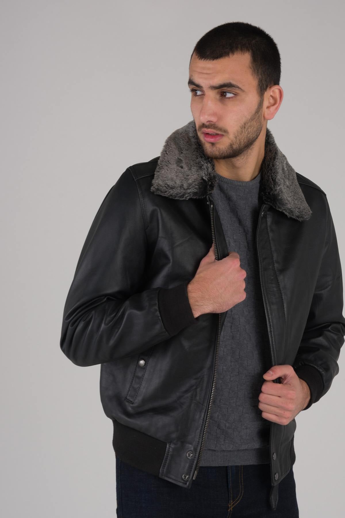 Black leather jacket with fur collar - Image n°3