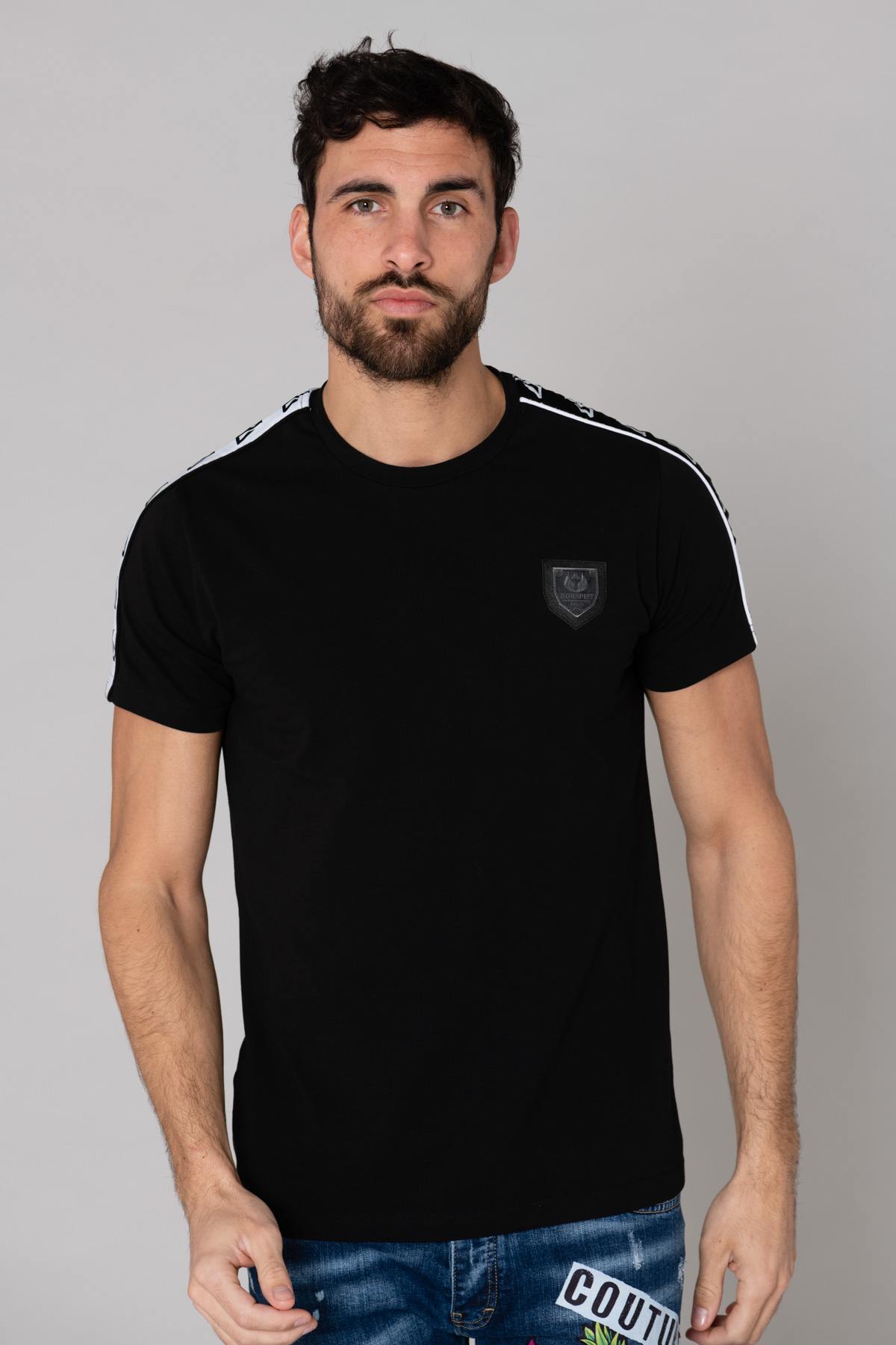 Men's black T-shirt close to the body - Image n°4