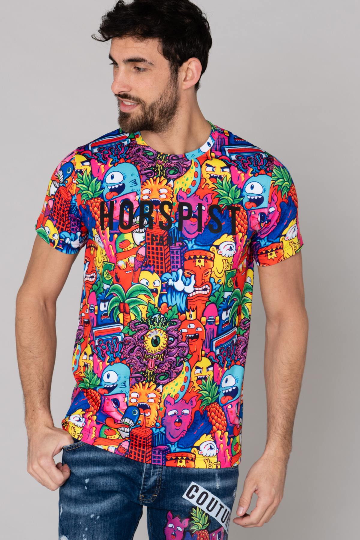 Colorful graffiti pattern t-shirt - Image n°1