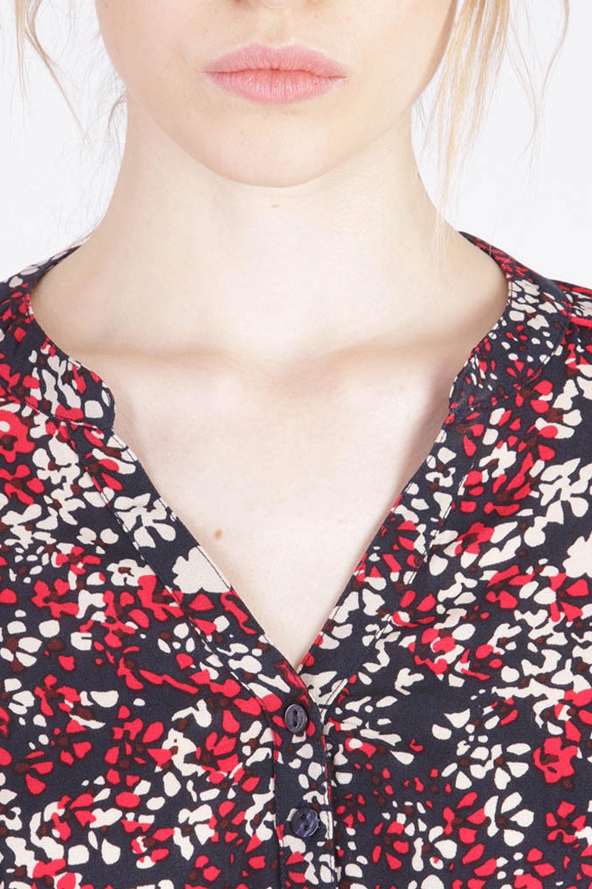 Blue and red floral blouse - Image n°3