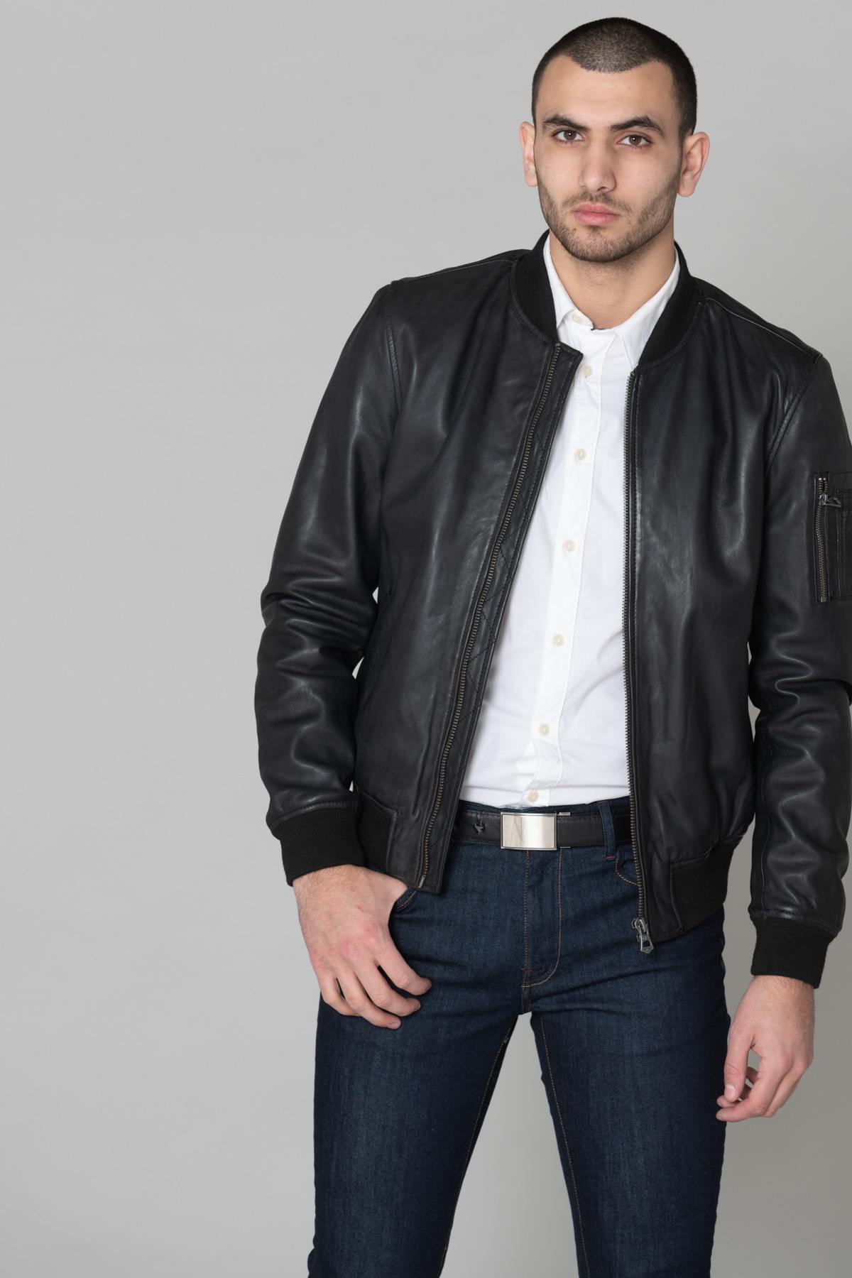 Men's black leather bomber jacket - Image n°4