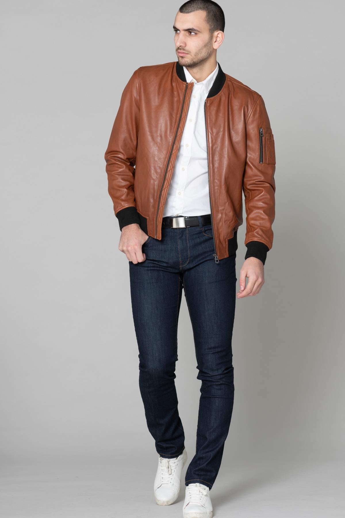 Bomber jacket in cognac leather and black ribbed edge - Image n°2