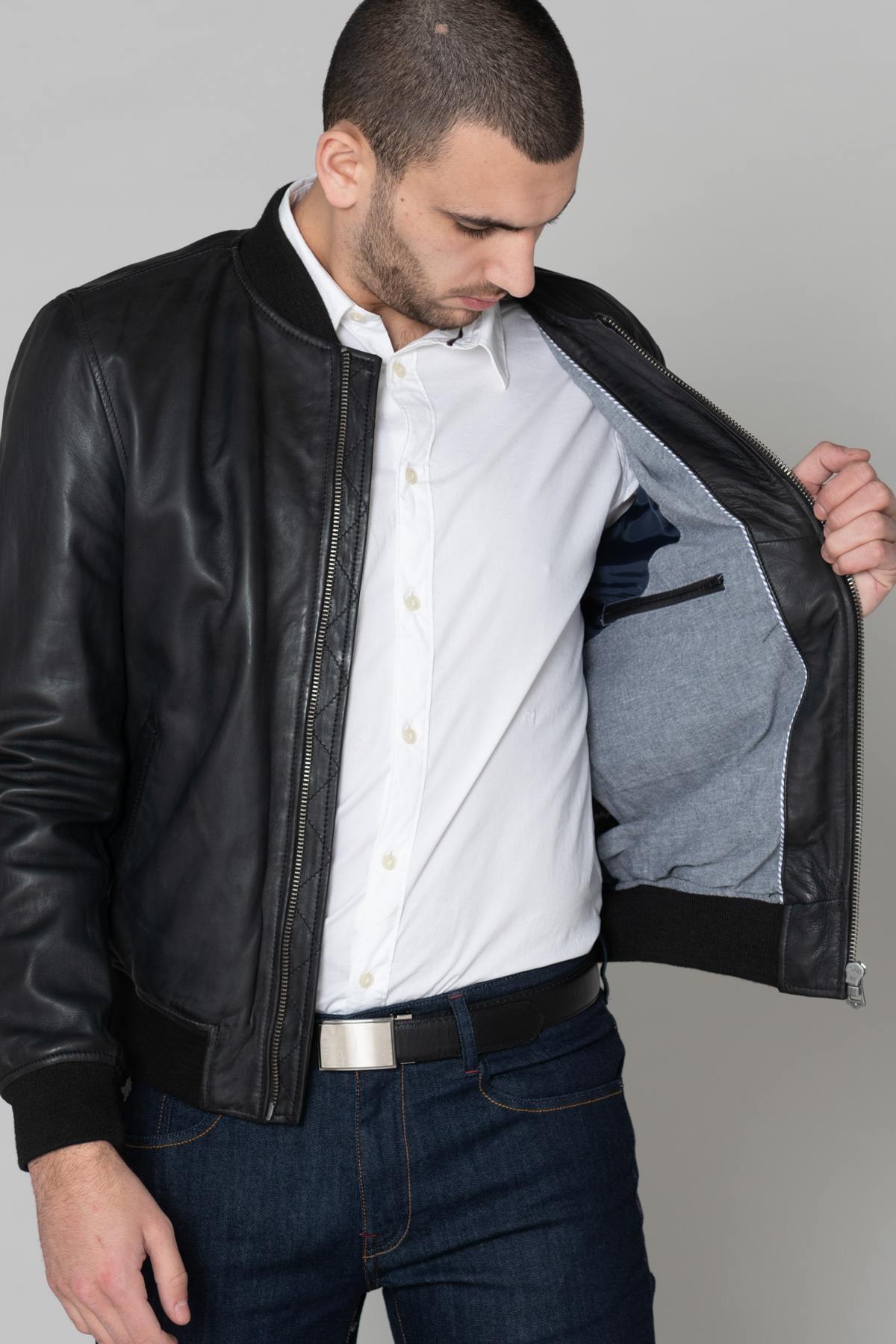 Men's black leather bomber jacket - Image n°5