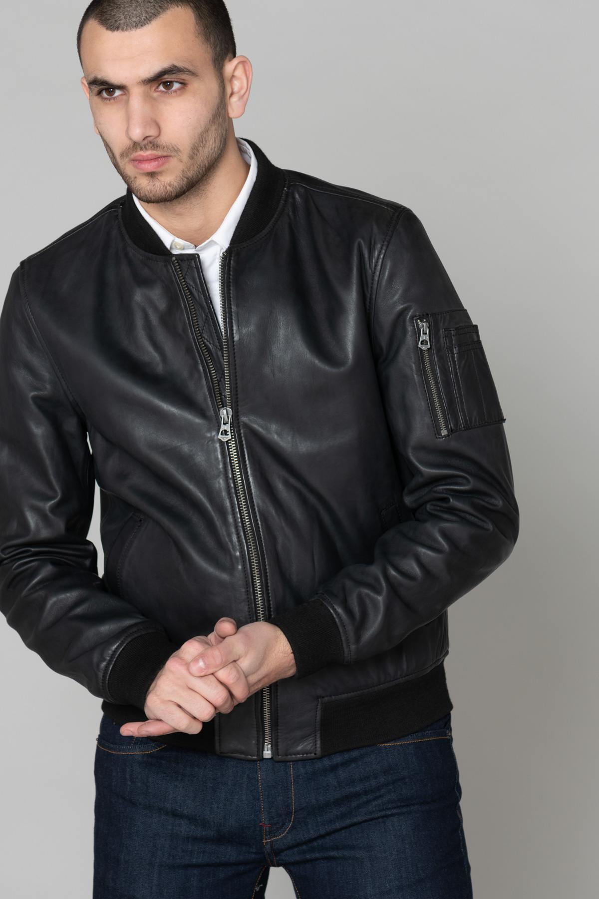 Men's black leather bomber jacket - Image n°1