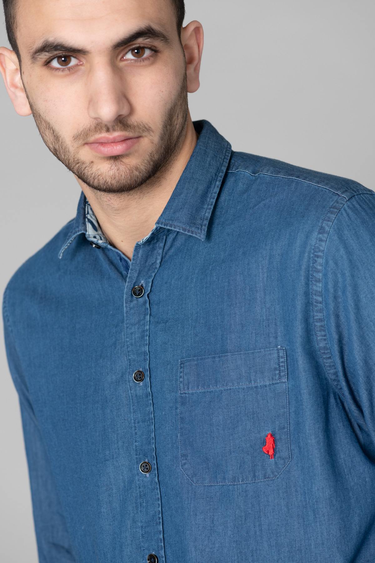 Blue denim shirt with pocket - Image n°5