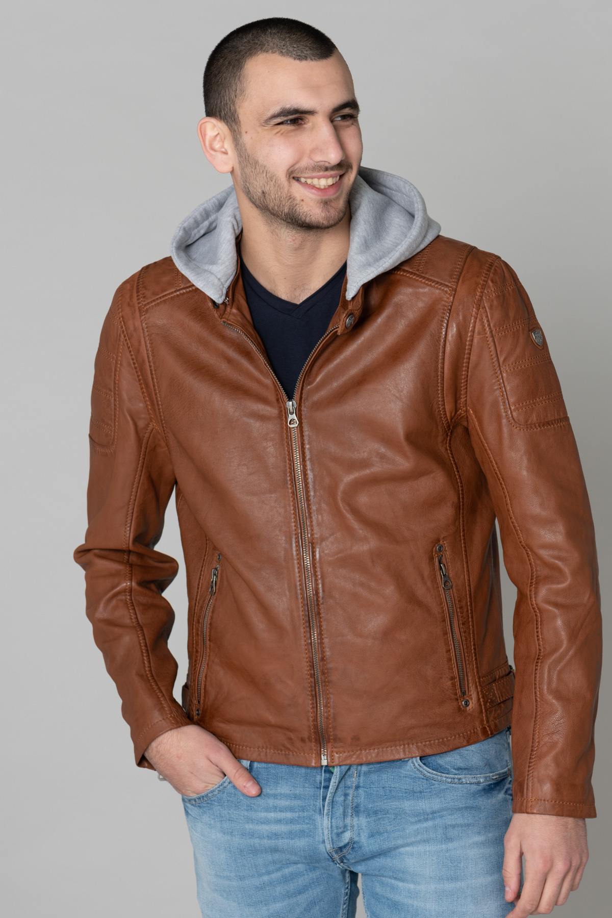 Fine leather jacket with hood - Image n°4