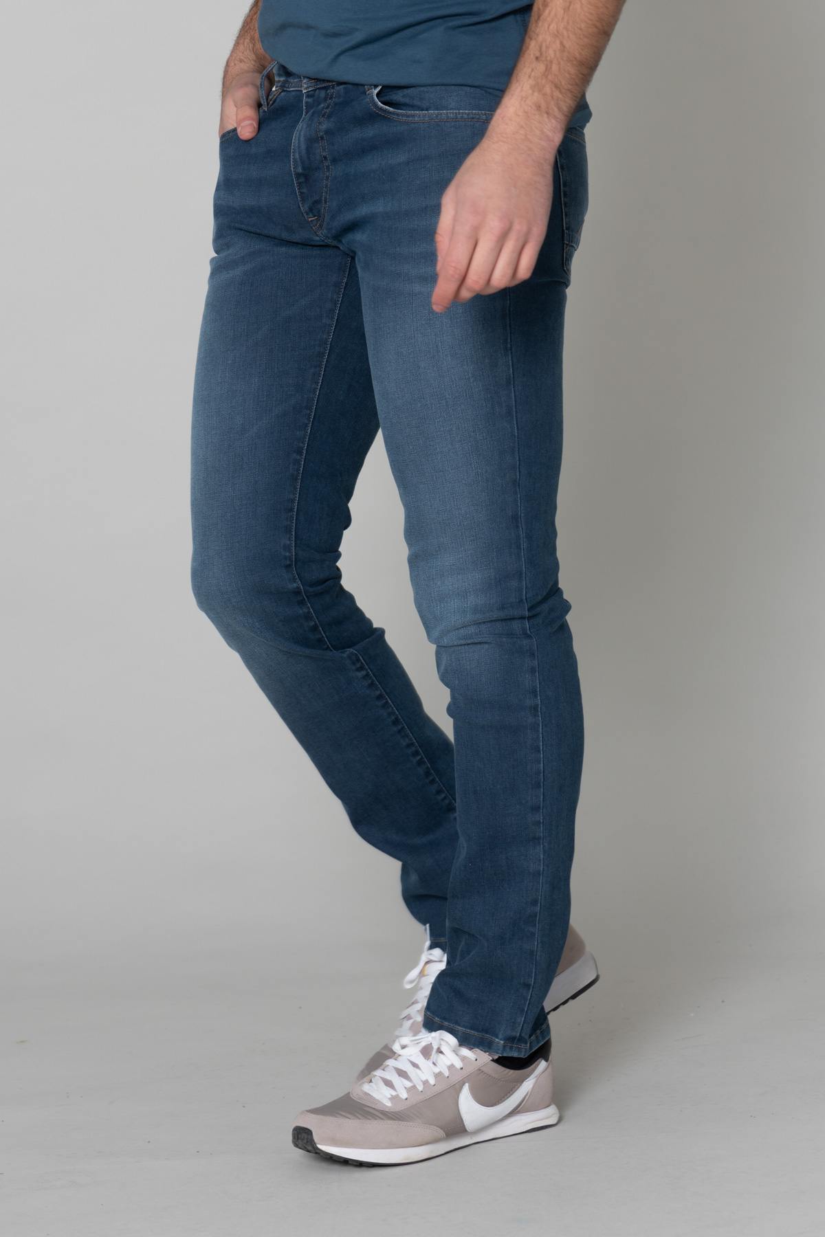 Men's slim fit washed blue jeans - Image n°5