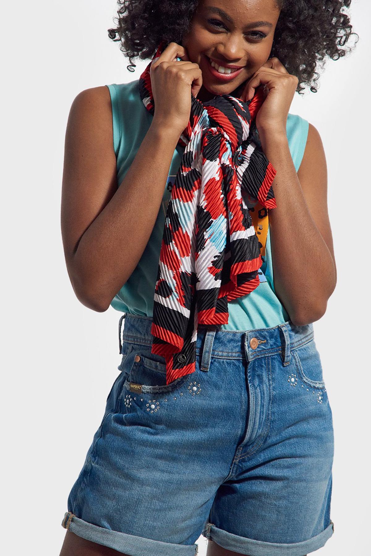 Women's printed embossed scarf - Image n°1