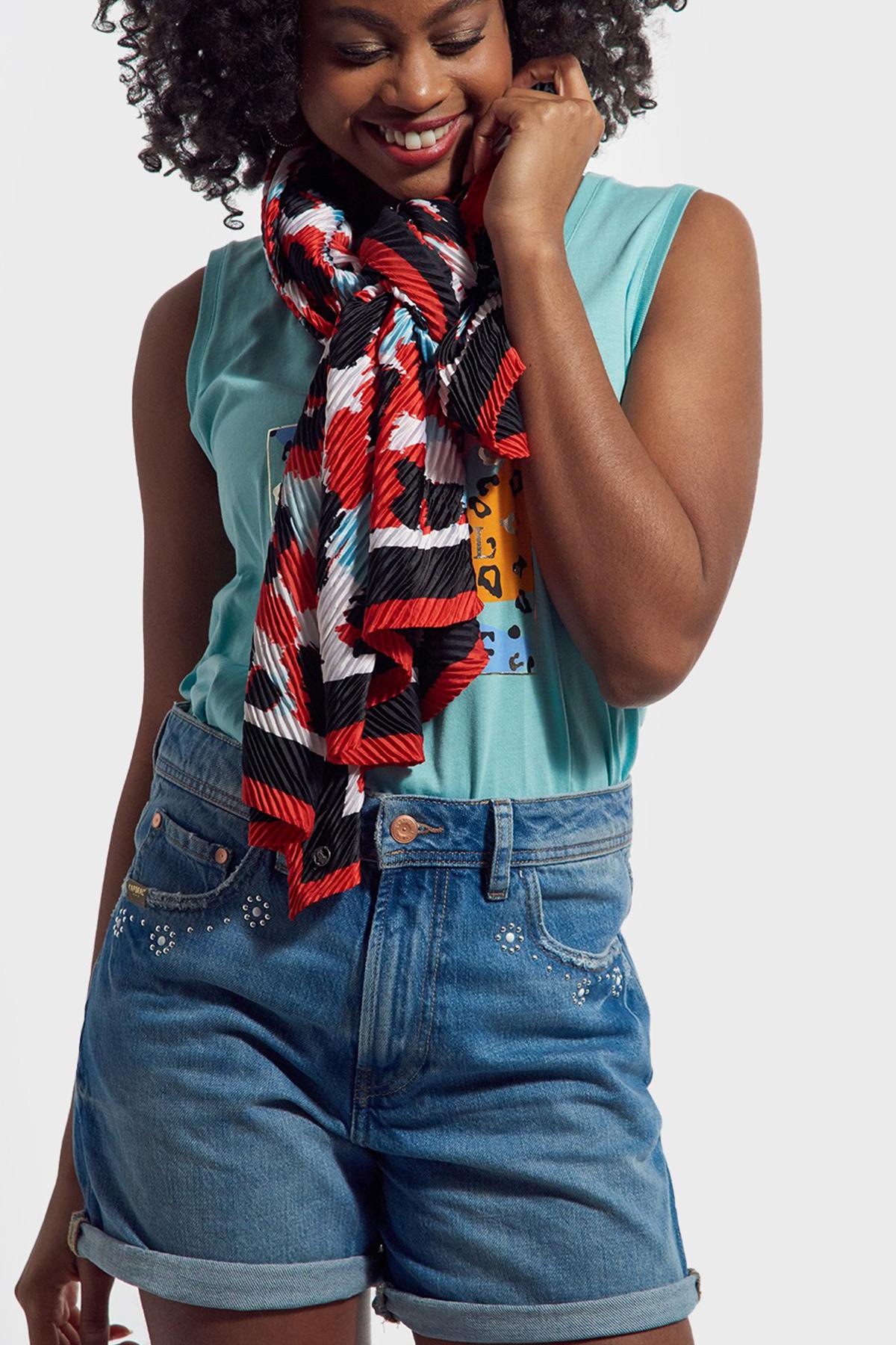 Women's printed embossed scarf - Image n°2