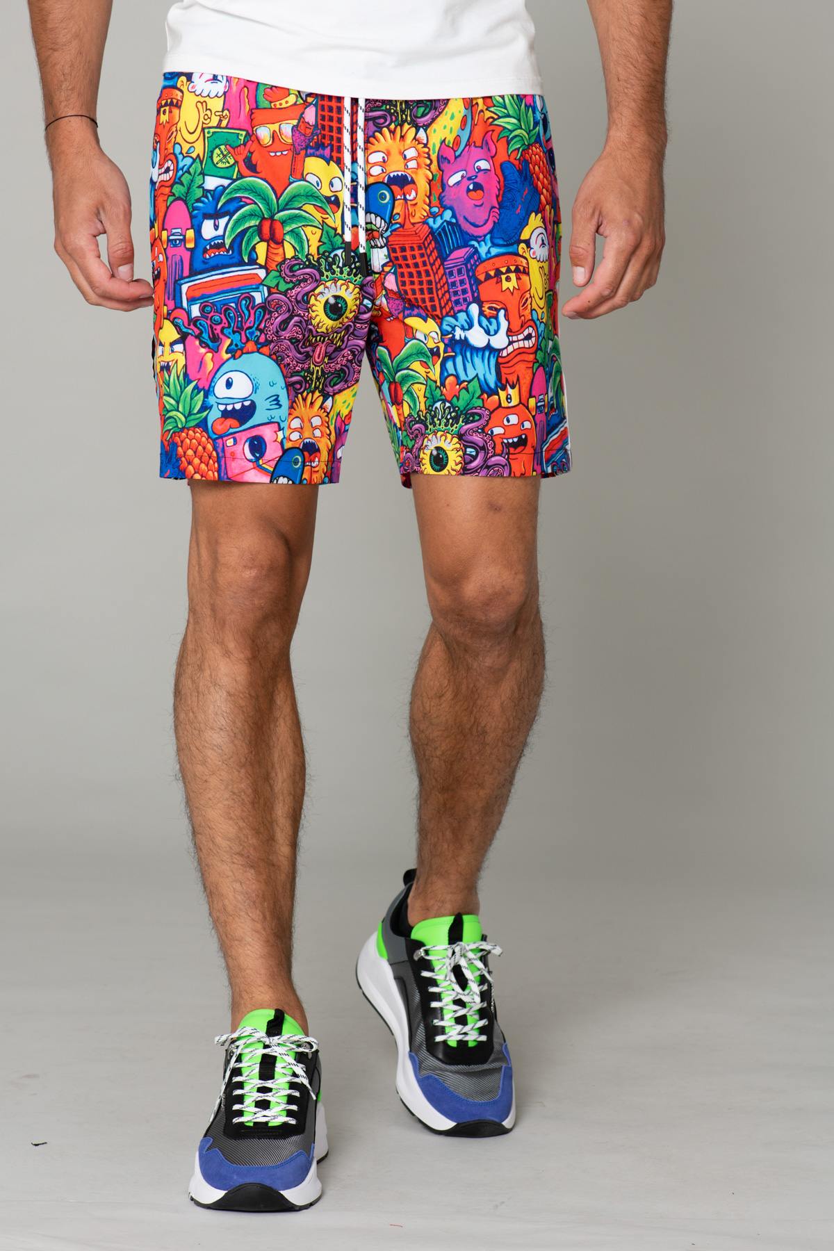 Cartoon beach shorts - Image n°1