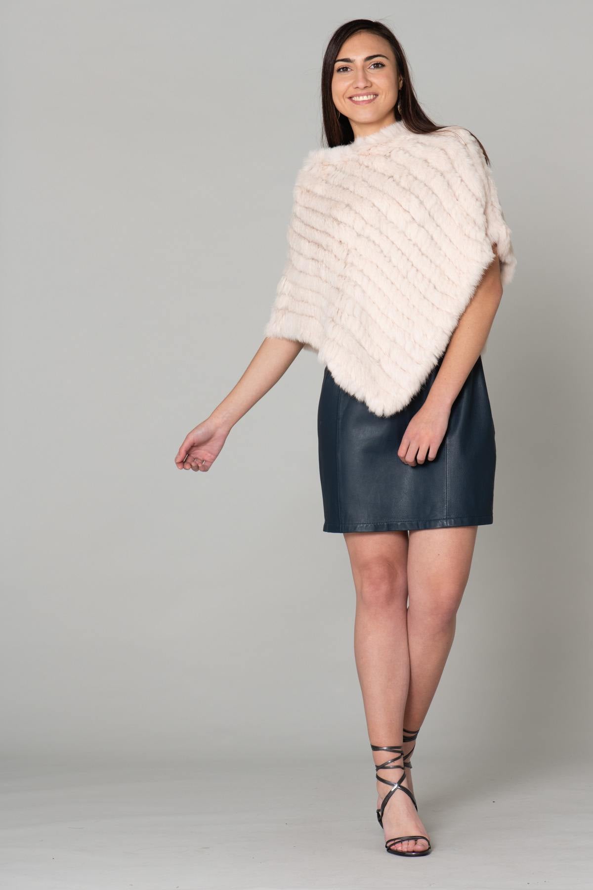 Powder pink fur poncho - Image n°2