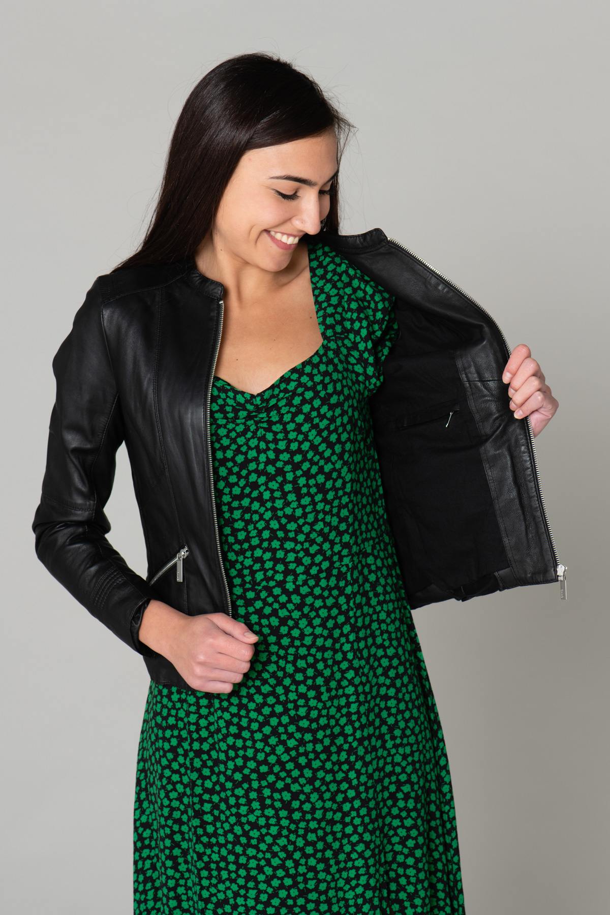 Women's black leather jacket with round neck - Image n°5