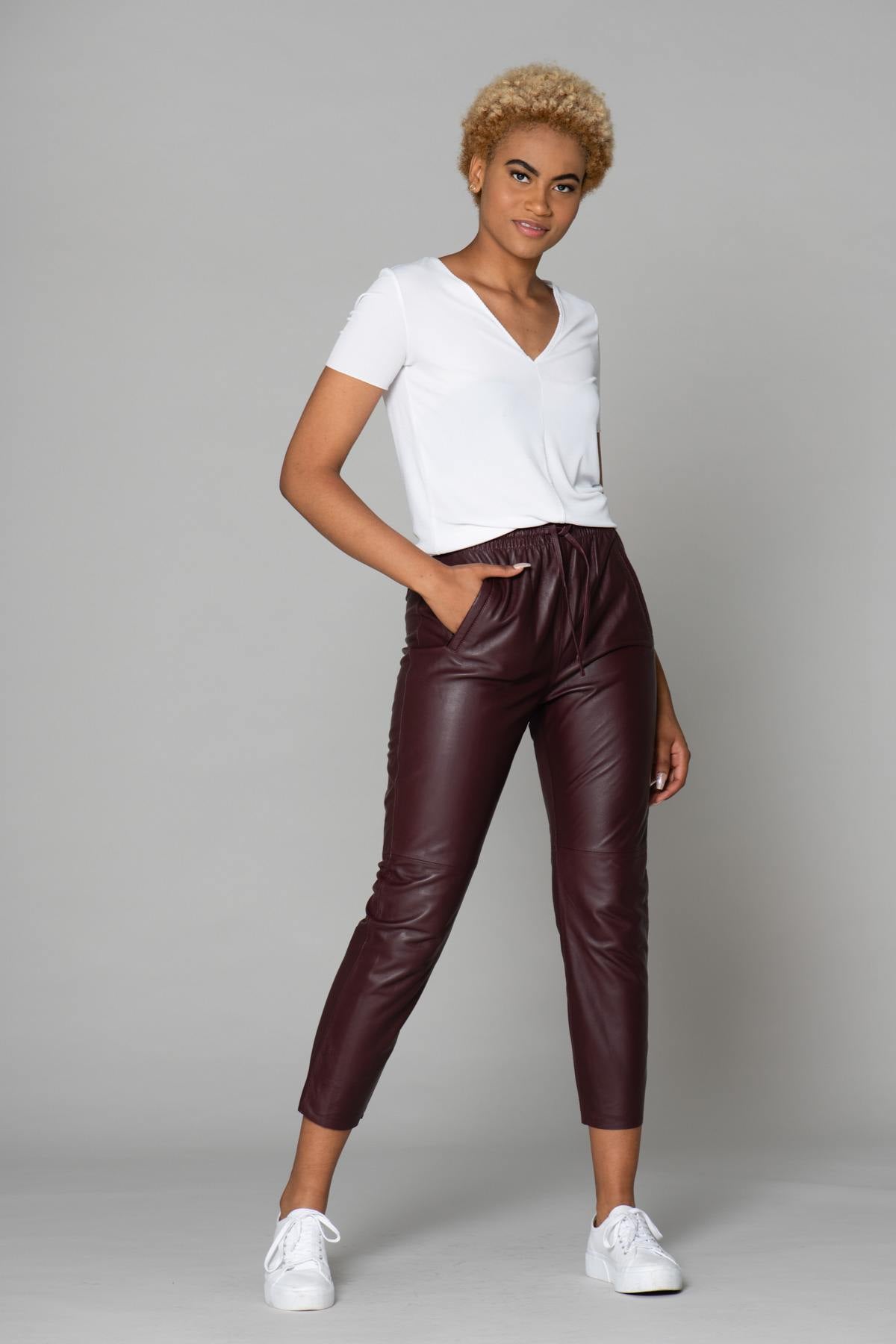 Burgundy genuine leather jogger pants - Image n°3