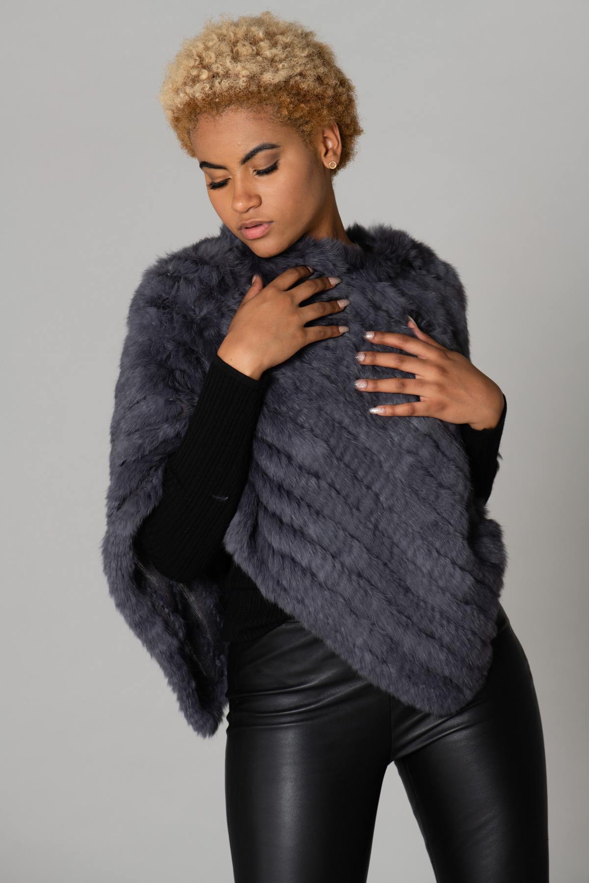 Knitted real rabbit fur poncho - Image n°5