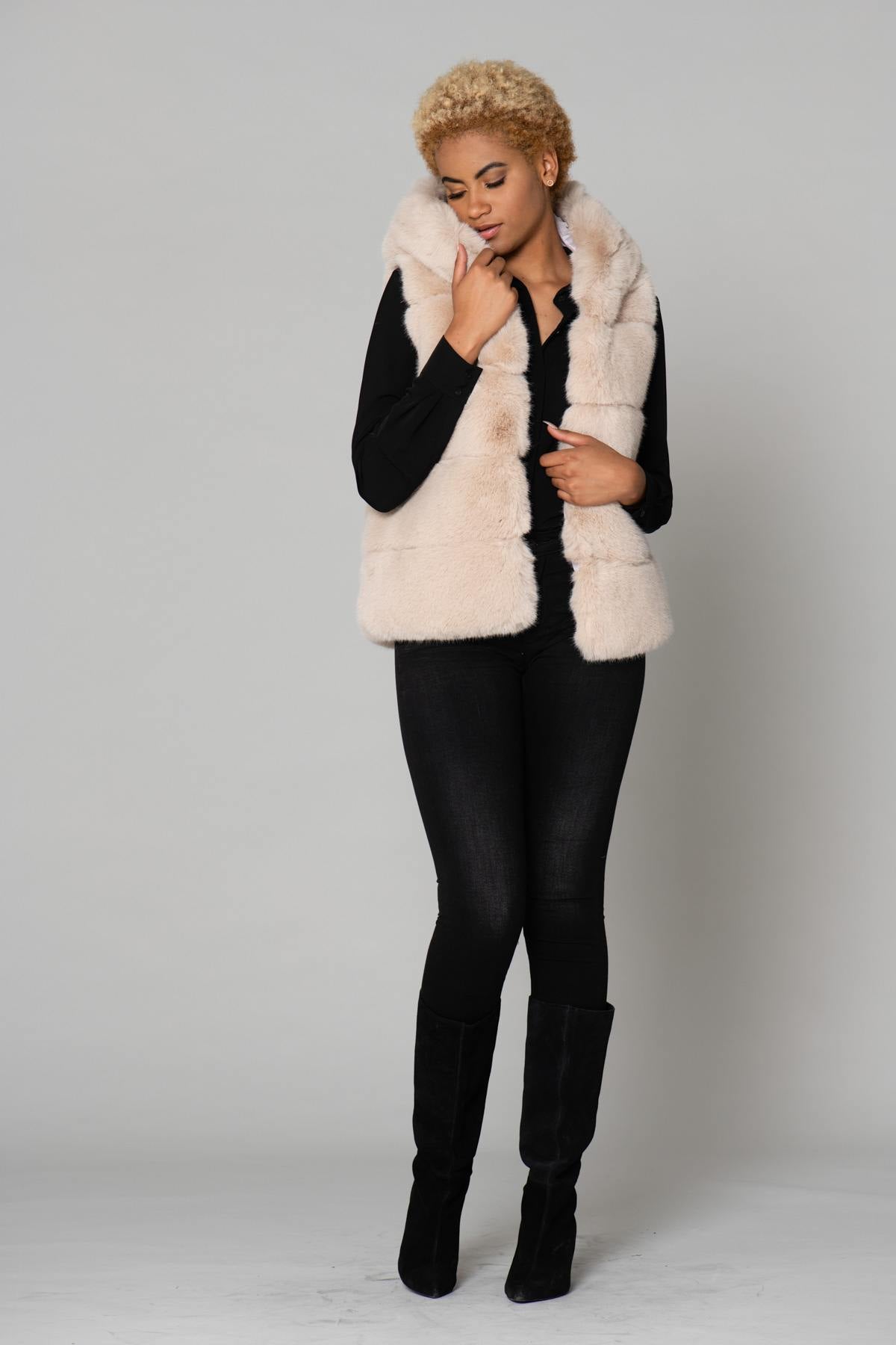 Long sleeveless faux fur vest - Image n°3