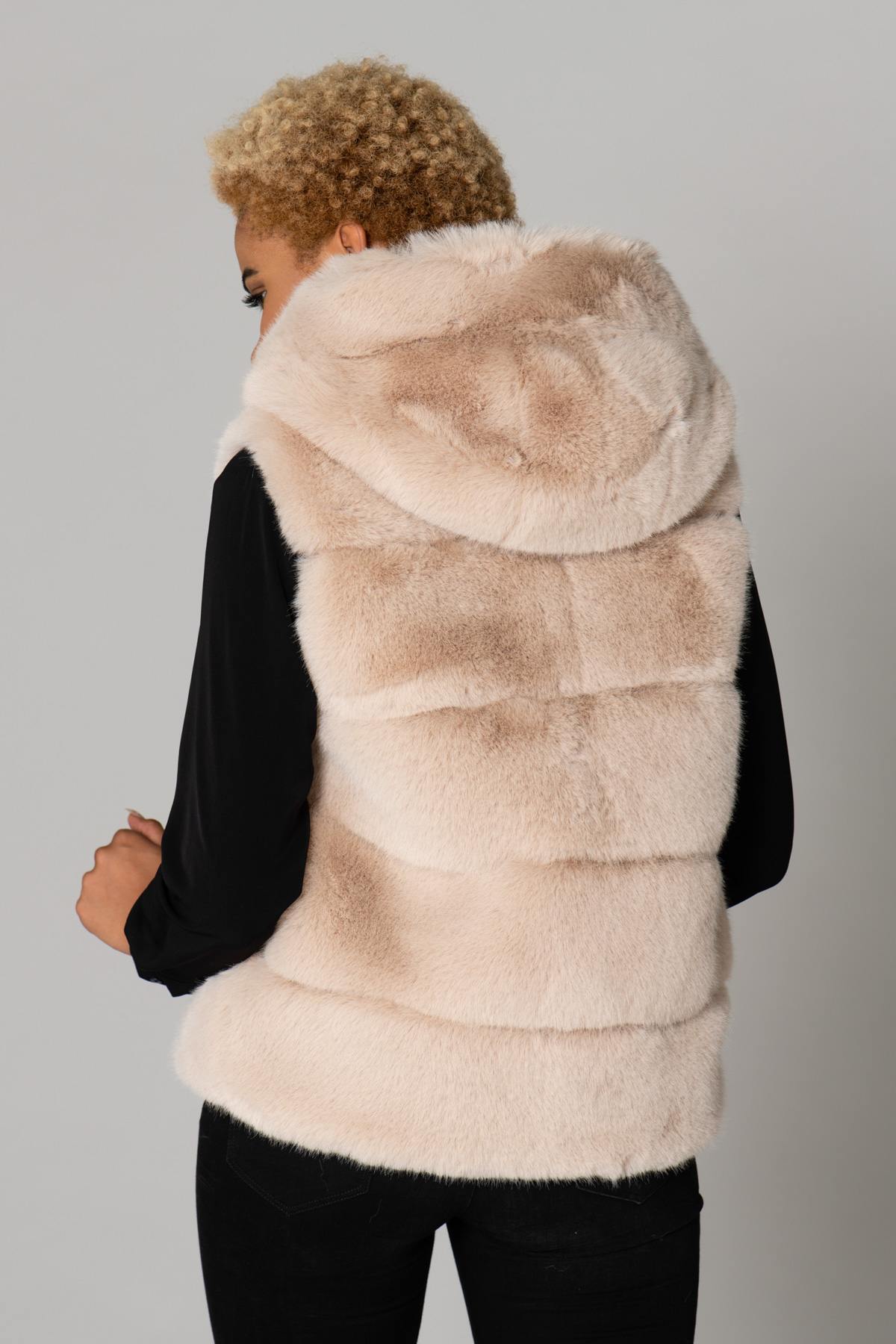 Long sleeveless faux fur vest - Image n°5