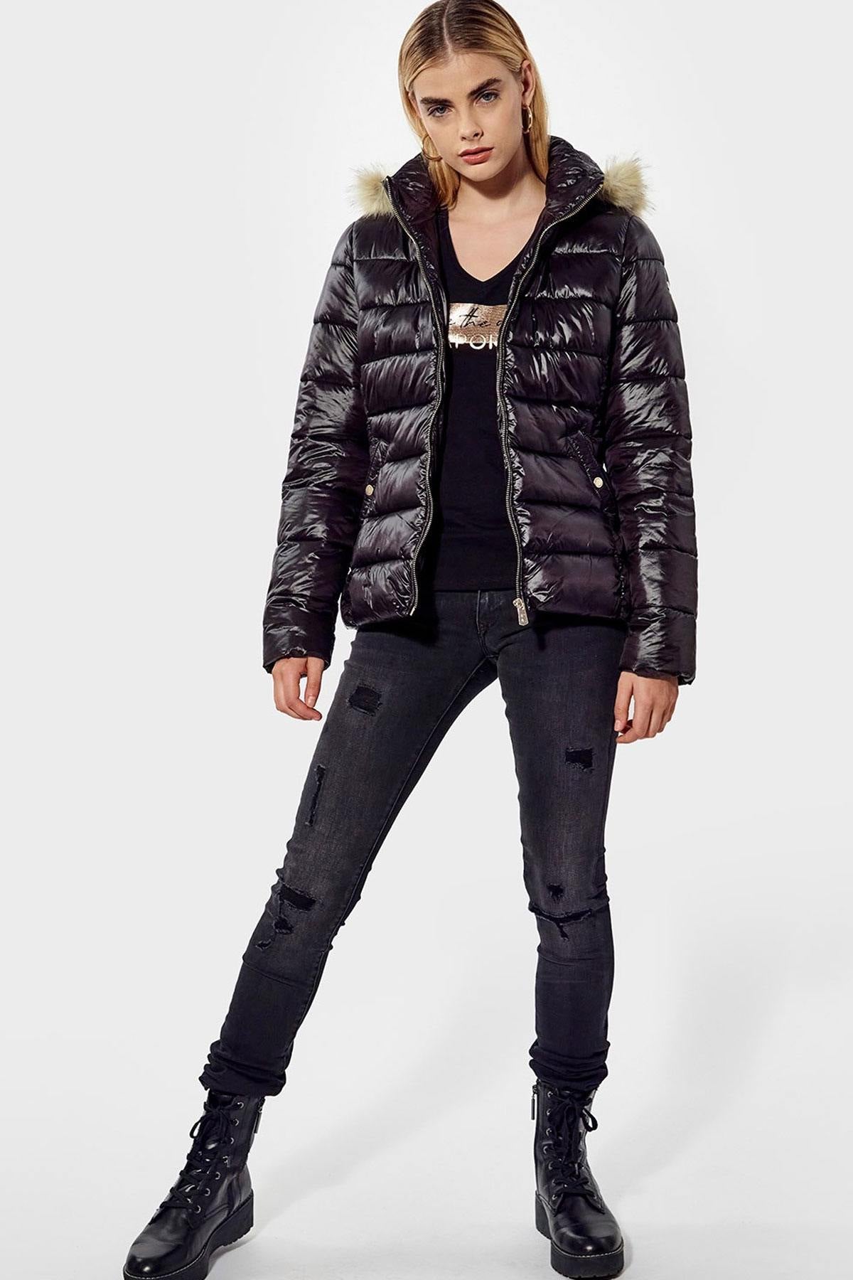 Black down jacket with fur collar - Image n°6