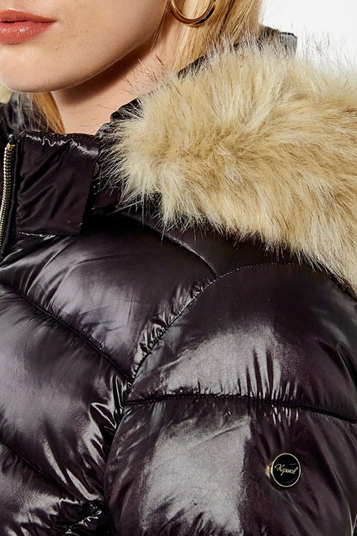 Black down jacket with fur collar - Image n°3