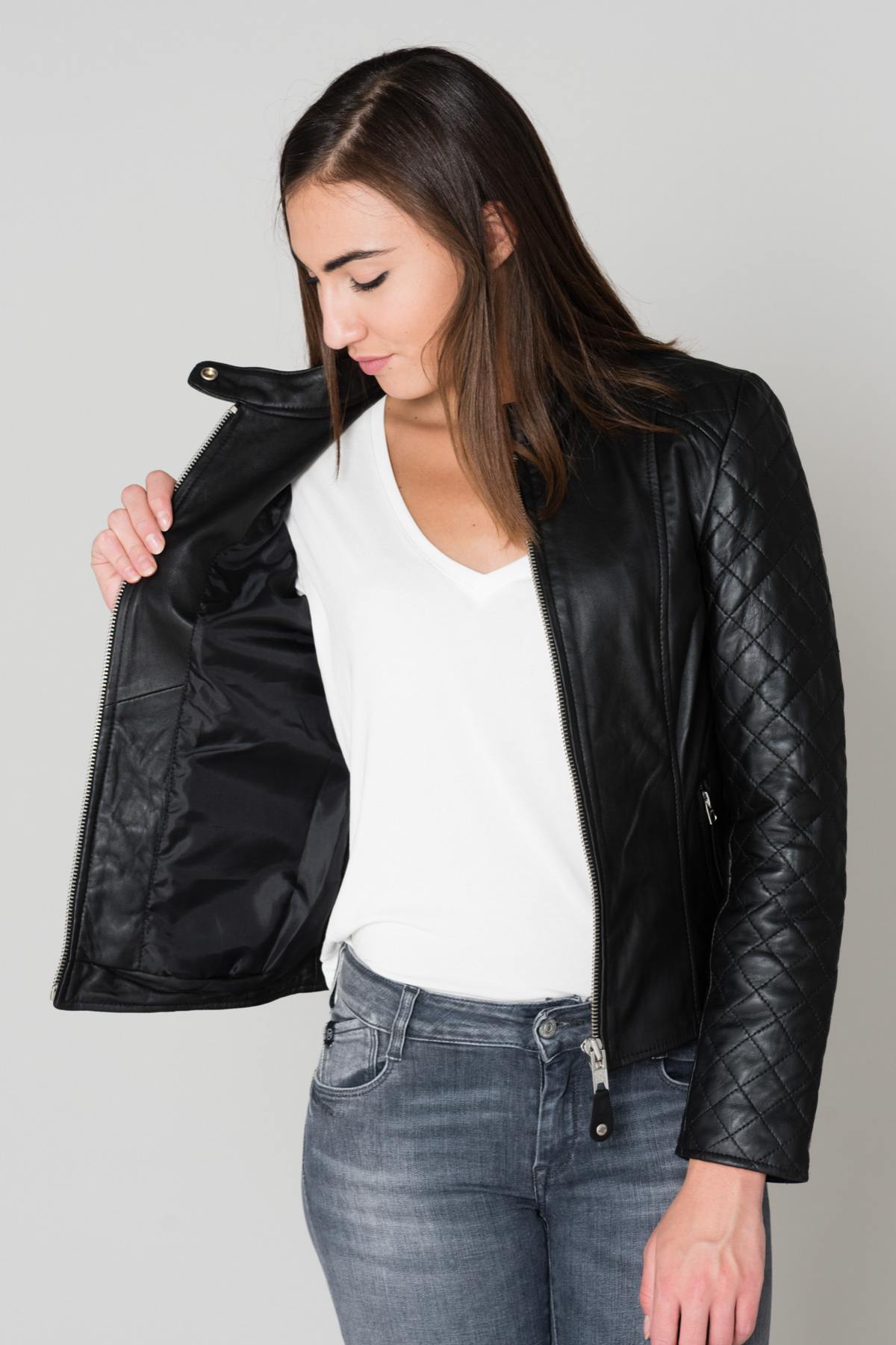 Women's round-neck sheepskin leather jacket - Image n°6