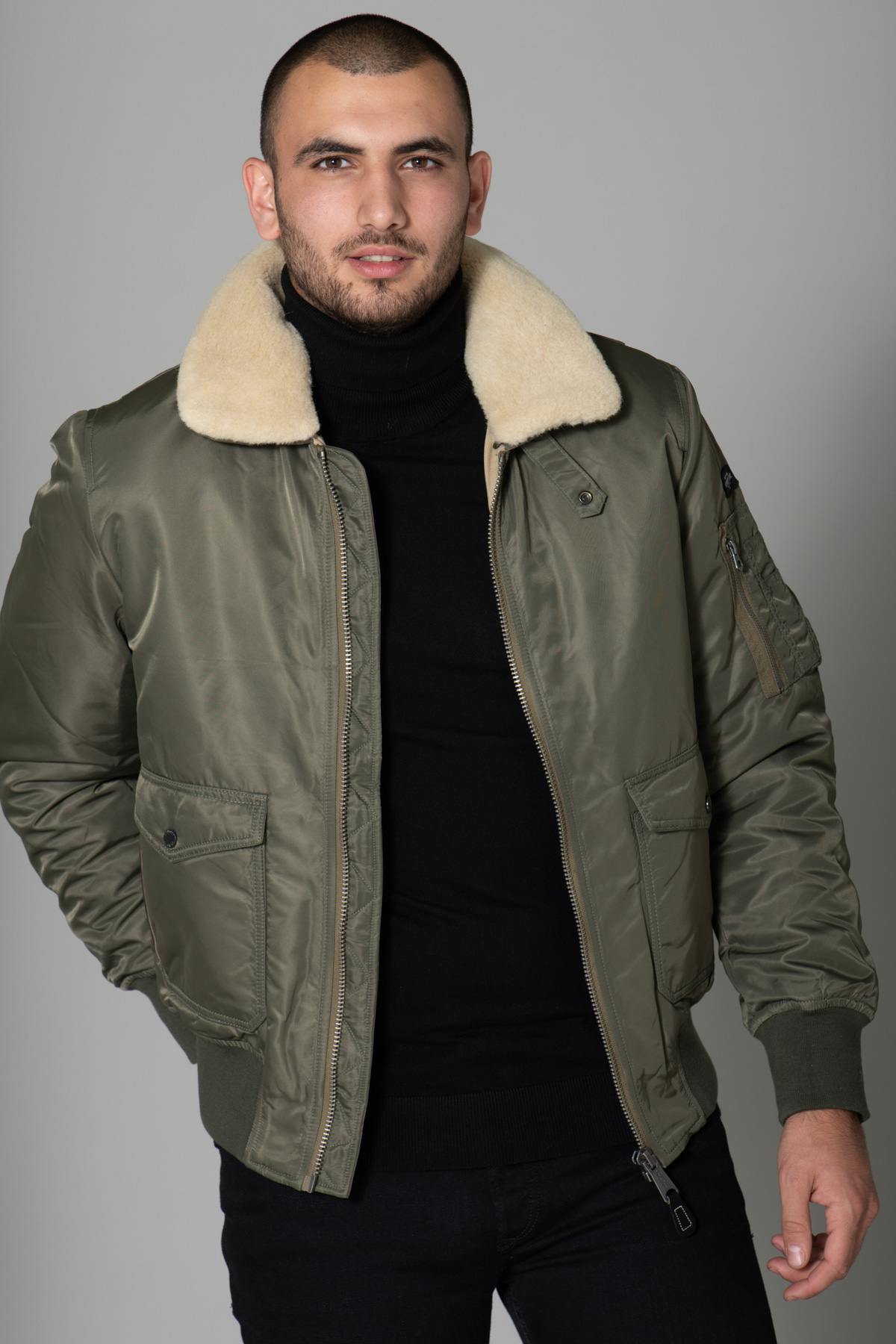 Khaki pilot jacket with beige fur-lined collar - Image n°1