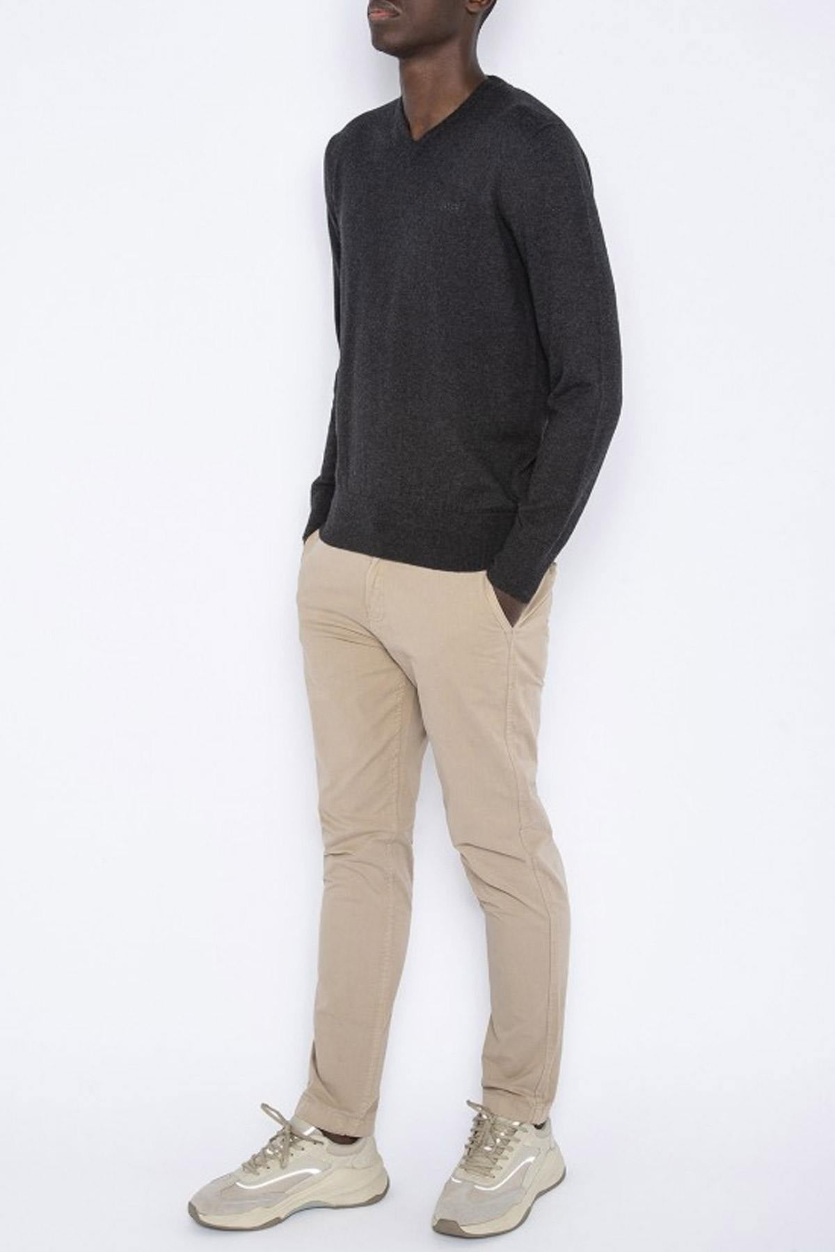 Men's anthracite sweater with V-neck - Image n°4